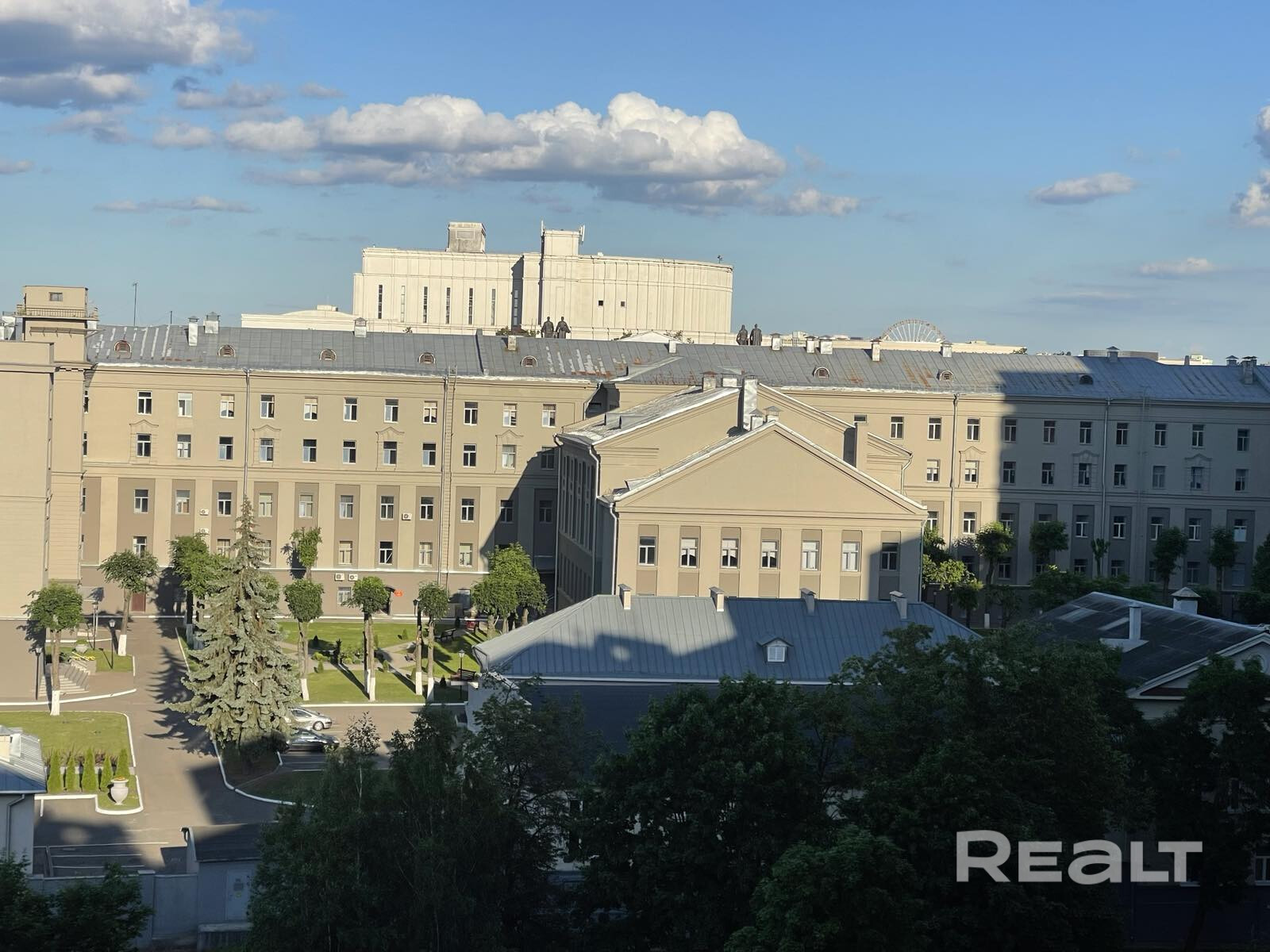 В продаже двухкомнатная видовая квартира в самом центре Минска! - Widok 5