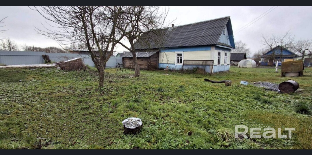 Дом деревянный, общей площадью 53 м.кв., состоит из 3-х жилых комнат и кухни. Высота потолков 2,5 м. Состояние дома "под ремонт". - Ansicht 6