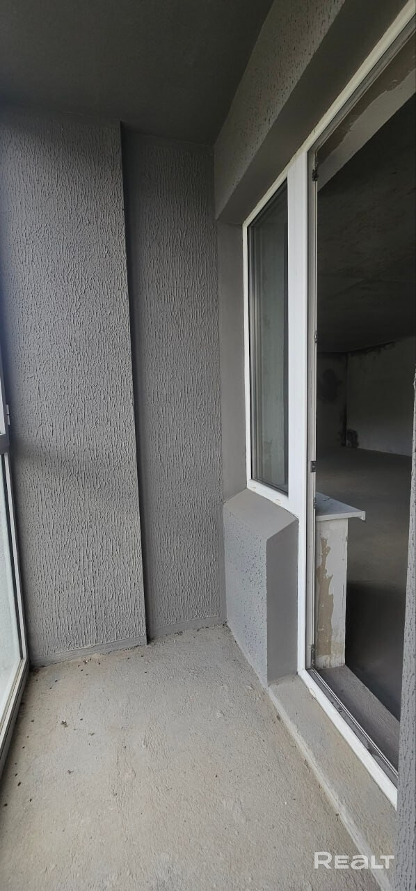 Просторная квартира 65.2 кв.м на комфортном этаже. Идеальный вариант для тех, кто ценит личное пространство и удобство. Большой метраж позволяет легко организовать изолированные комнаты, обустроить уютную гостиную и вместительную зону хранения, не экономя на каждом сантиметре. Дом расположен в отличном районе с развитой инфраструктурой: магазины, транспорт, детские сады и школы шаговой доступности. Готова рассмотреть разные варианты, также возможен торг - Mehr