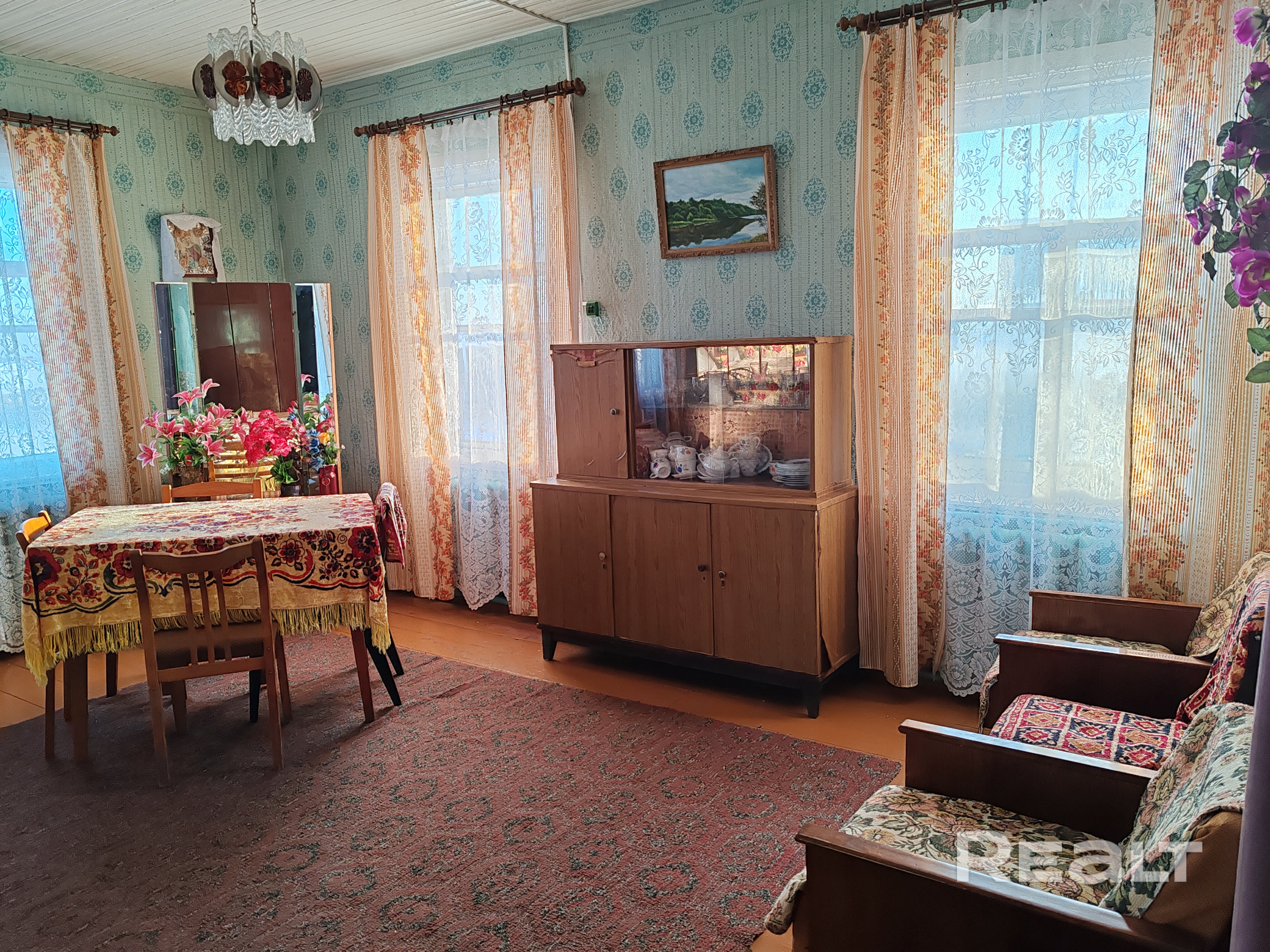 Продаётся жилой дом общей площадью 73.1м2. Дом находится по адресу Несвижский район, д. Погулянка, дом 1.(14 соток). 4 км от г.Несвиж. В доме имеется электричество, вода, местная канализация, отопление паровое. На территории участка есть сарай и гараж. Все вопросы по телефону. - Więcej