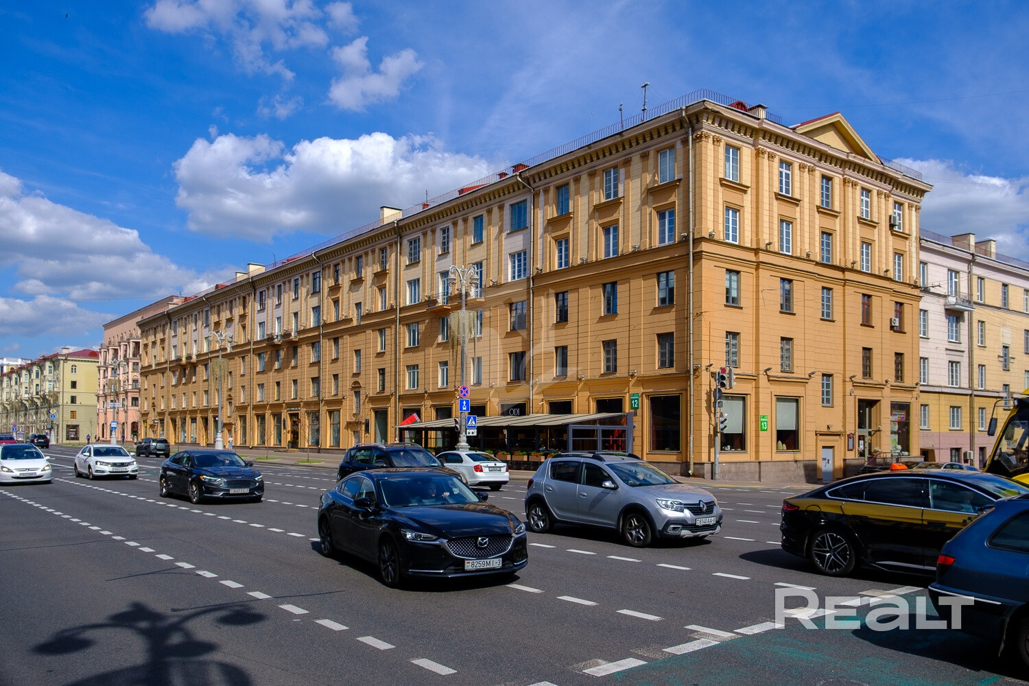 В продаже двухкомнатная квартира, сталинка 77/46/22 в центре c мебелью Driade/Poliform в комплекте - Mehr