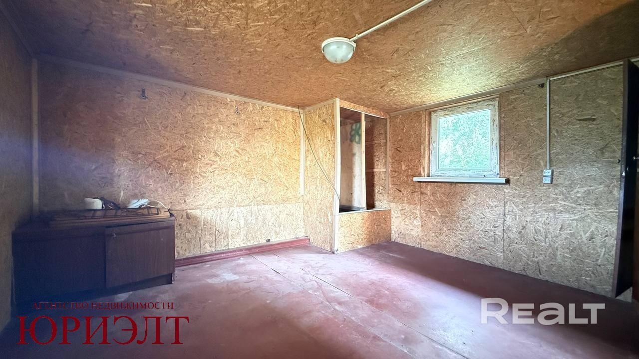 Продаётся сухой и крепкий бревенчатый дом в центре благоустроенного агрогородка - Mehr