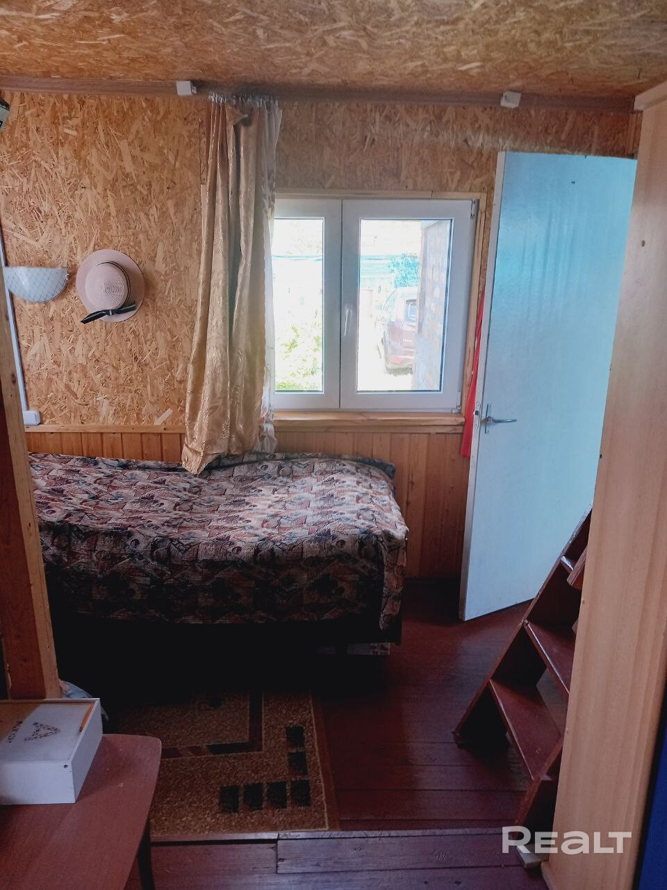 Предлагается к продаже уютная дача в СТ «Ромашка-84» в деревне Талька Пуховичского района. Участок ровный, ухоженный, площадью 5 соток, идеально подходит для летнего отдыха. Хорошое транспортное сообщение, в шаговой доступности ж/д станция Талька, почта, магазины, приезжает автолавка. На участке имеется беседка, садовые качели, летний душ, теплица, завезен плодородный растительный грунт. На территории растет большое количество плодовых деревьев, кустарников. - Ansicht 3