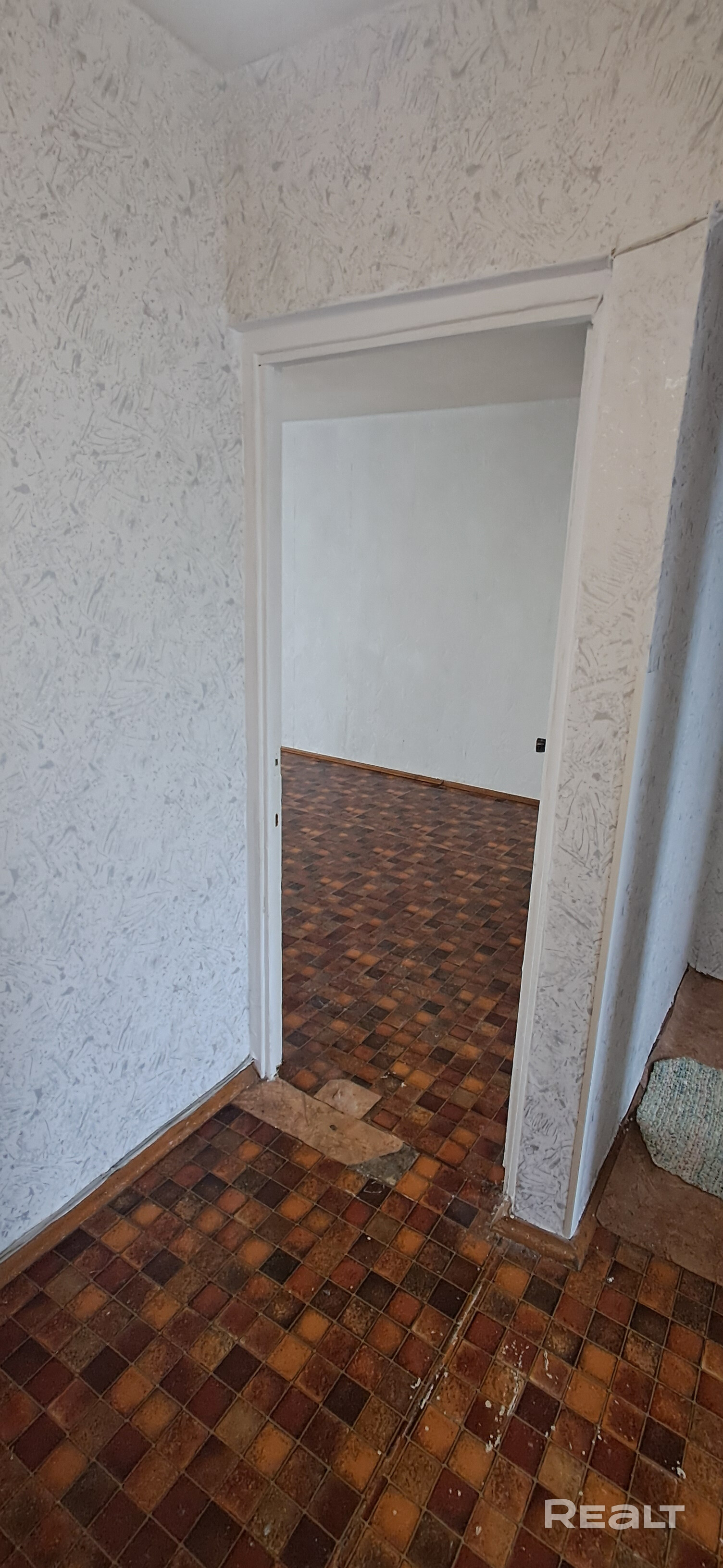 Сдам 2-комнатную квартиру на пр.Победителей,дом 75,корп.1-комнаты раздельные на длительный срок на 3 этаже,9-ти этажного дома. Рядом Замок,Мир Фитнеса,Институт физкультуры.Пушкинская-4 остановки. - Widok 4