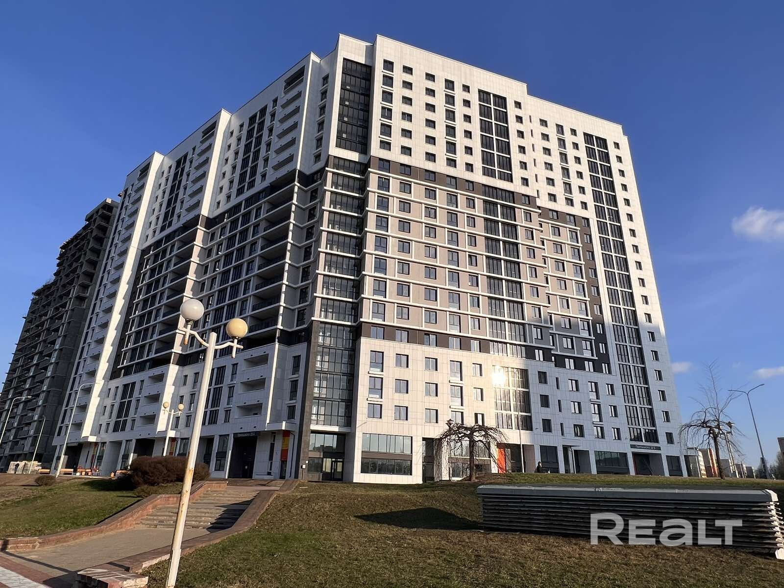 Продам квартиру на 8 этаже по ул Притыцкого 25б, дом находится между двумя станциями метро Спортивная и Пушкинская в трех минутах ходьбы, так же в шаговой доступности ледовый дворец, ТЦ Тивали, раковский рынок, ночной магазин соседи, gym 24 и так далее. - Ansicht 6