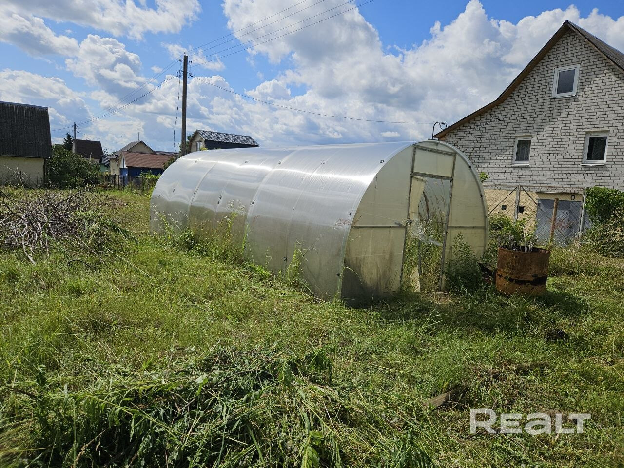 Продается дачный дом в очень живописном месте - садовом товариществе «Нива-3». Минская область, Пуховический район, Пережирский с/с, в 30 километрах от МКАД по руденскому направлению. Рядом - лес и река Свислочь (2.5 км). Продуктовый и строительные магазины в ближайшей деревне 2.5 км. - Widok 4