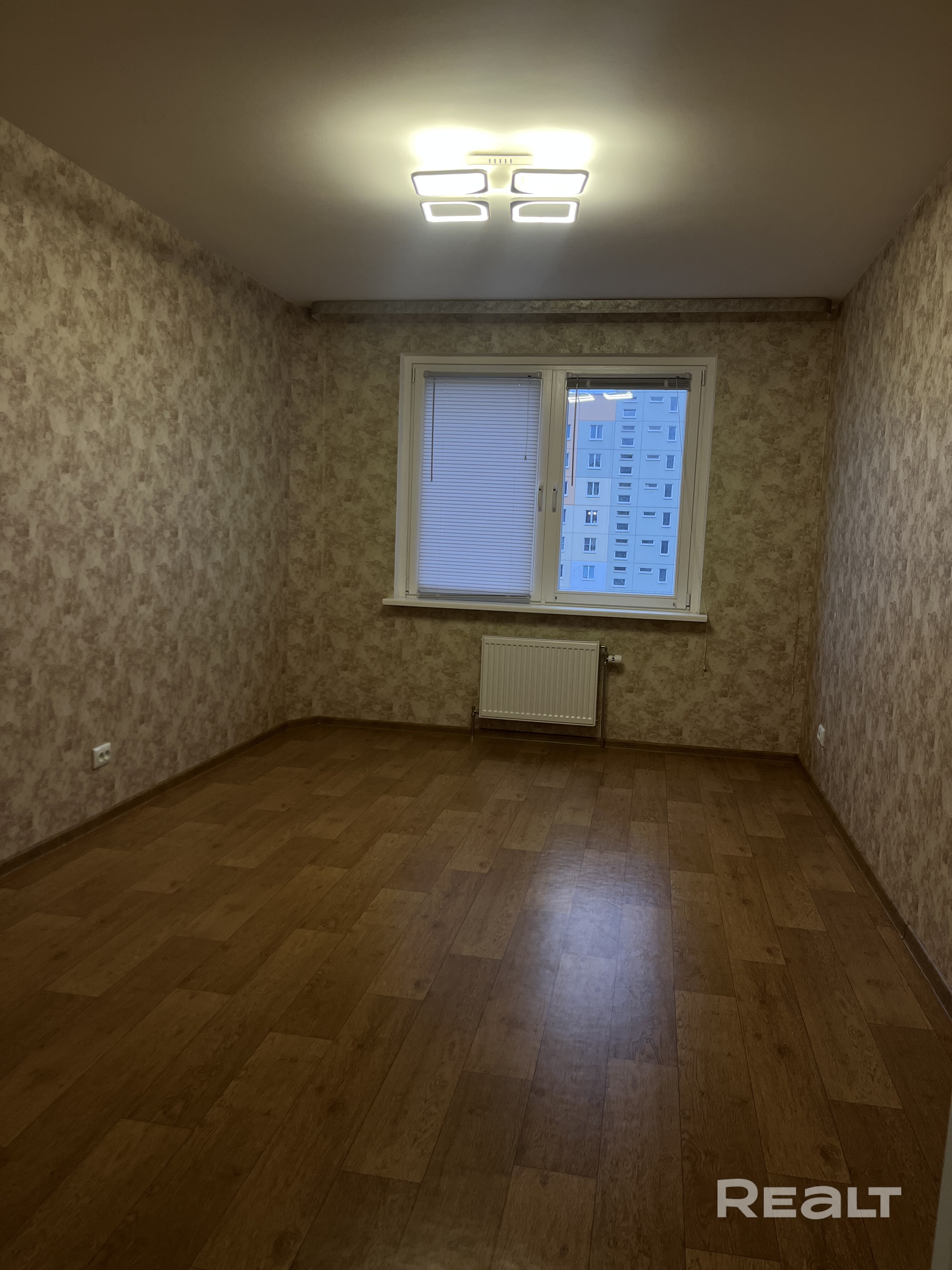 Сдам двухкомнатную квартиру до января. В квартире есть кухня, плита, духовка и посудомоечная машина! – pohled 5