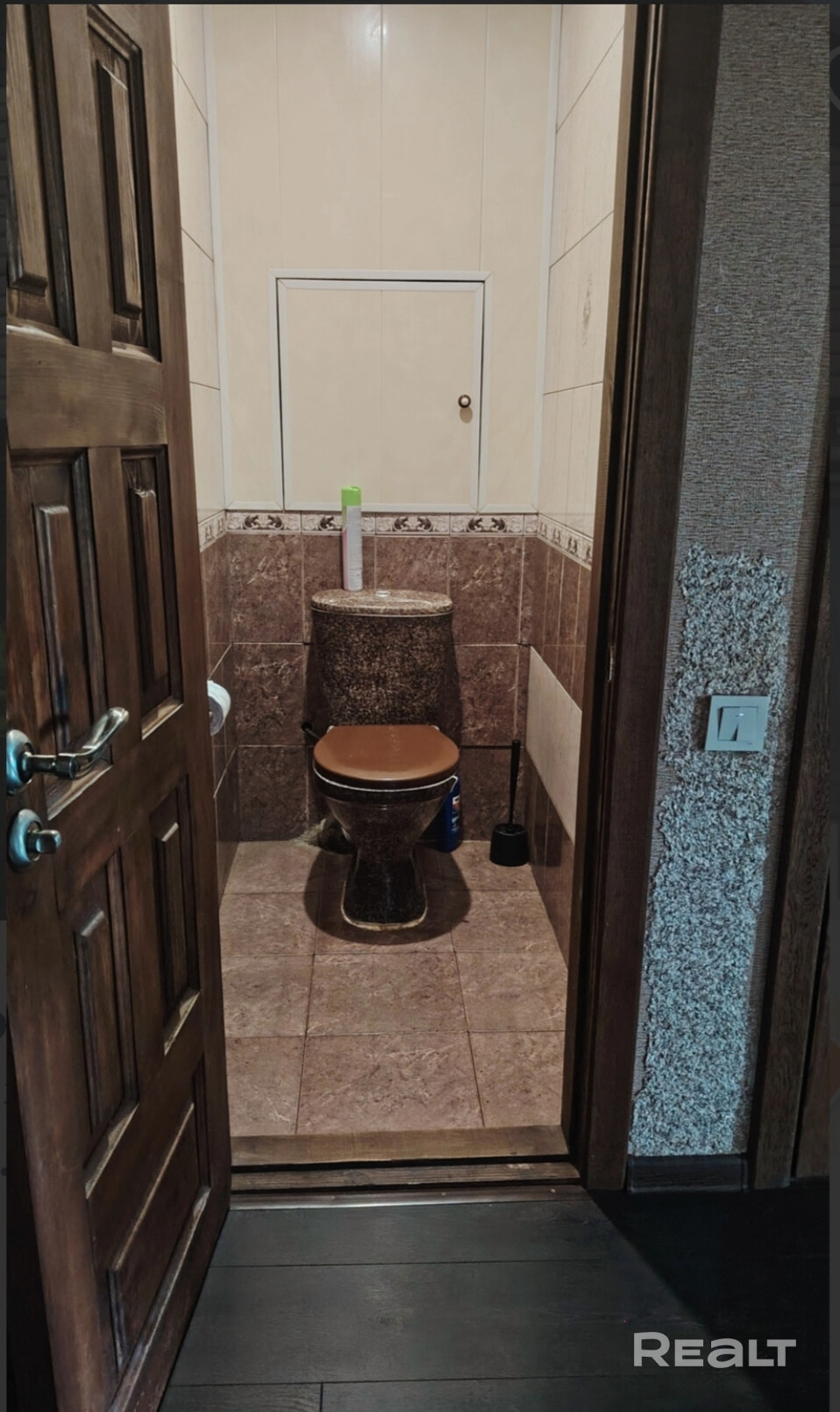 Продам отличный дом. В подарок машина. Находится 30км.от МКАД. Чистая продажа, очень хорошие соседи, тихое место. В шаговой доступности река, лес. В А. Г есть школа, детский сад, магазины, а также Озон и WВ. Ходят маршрутки остановка в шаговой Доступности. Есть ещё электричка 2км.Ухоженный участок. На участке есть ещё бассейн с водопадом и фонтан, гараж возле дома и многое другое. Есть вопросы звоните. - Ansicht 3