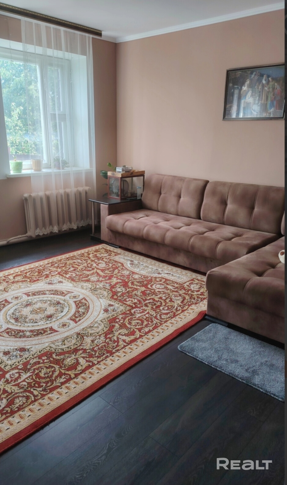 Продам отличный дом. В подарок машина. Находится 30км.от МКАД. Чистая продажа, очень хорошие соседи, тихое место. В шаговой доступности река, лес. В А. Г есть школа, детский сад, магазины, а также Озон и WВ. Ходят маршрутки остановка в шаговой Доступности. Есть ещё электричка 2км.Ухоженный участок. На участке есть ещё бассейн с водопадом и фонтан, гараж возле дома и многое другое. Есть вопросы звоните. - Mehr