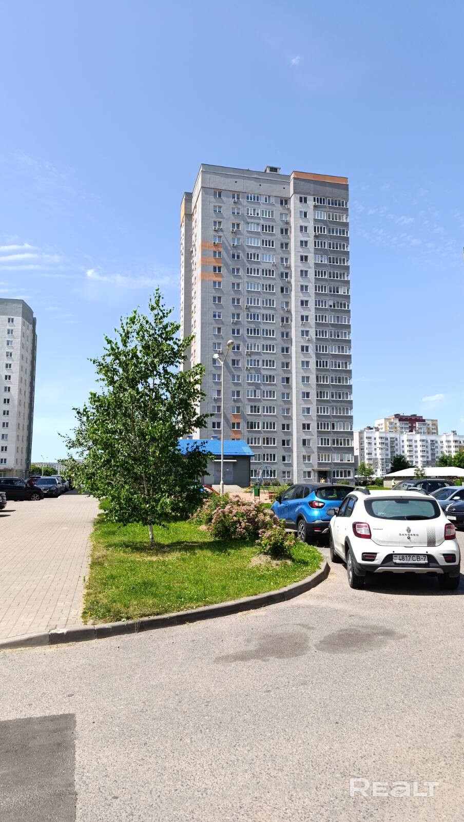 Агенты, просьба не беспокоить без реального покупателя. Площадь 46,8 м кв по СНБ. Просторная квартира в современном доме 2016 года рядом с зелёной зоной. Видеонаблюдение. Товарищество собственников. В квартире отличный свежий ремонт, новая кухня. Окна во двор на восток. До 2х станций метро 15 мин пешком. Один взрослый собственник. Чистая продажа. - Widok 2