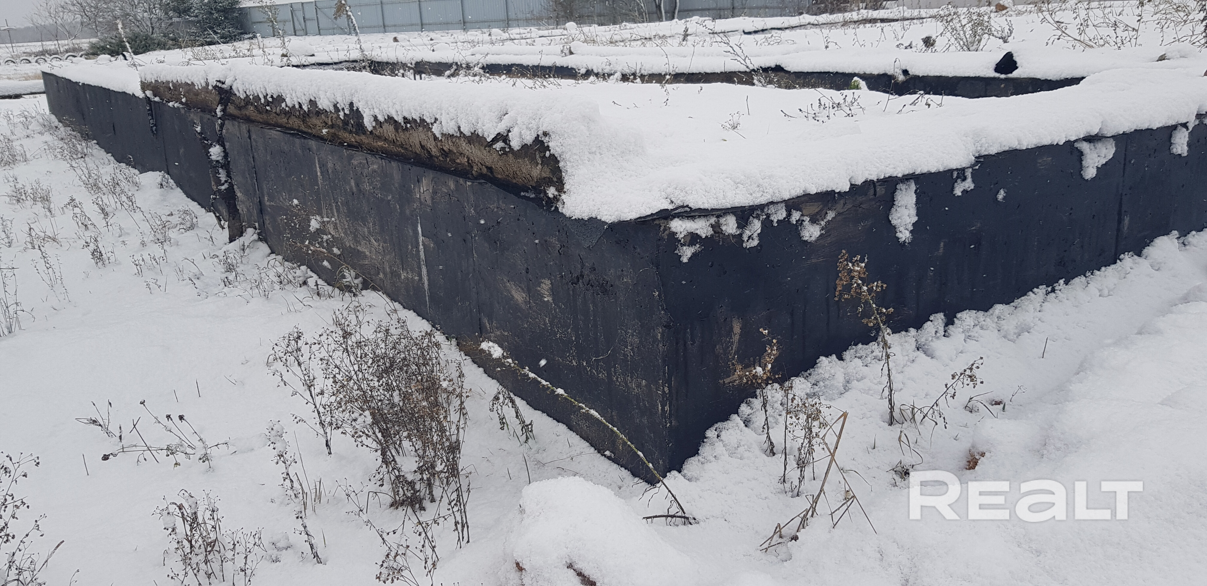 Участок в д. Чесловое. На участке есть электричество (380В и 220В, возможно подключение электроотопления). Крепкий, выдержанный фундамент. Есть готовый проект дома. Куплены блоки для строительства (блоки продаются отдельно, по согласованию). Есть льготный лес, нужно его только оплатить и забрать. Отличный подъезд к участку. Идеальное, тихое место для жизни и дачи, рядом озеро, за огородом лес. Это идеальный вариант: электричество есть, фундамент, проект дома, блоки, лес на крышу... подробнее 👇 - Ansicht 5