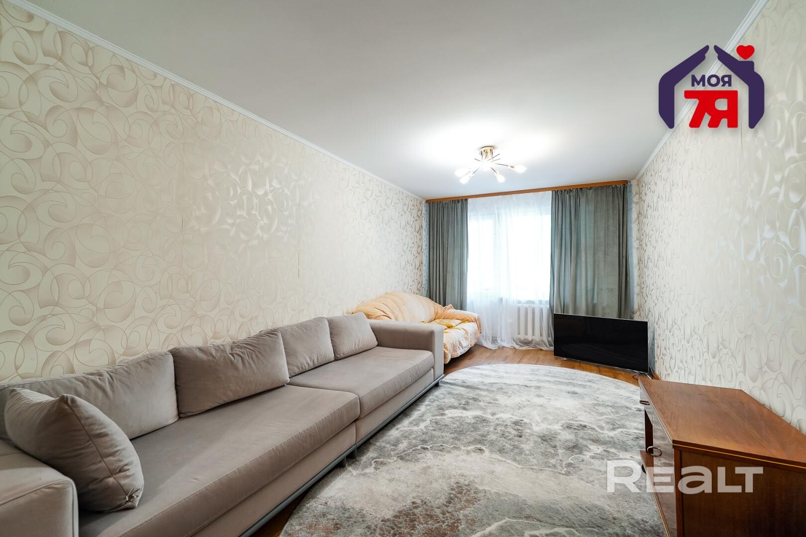 Двухкомнатная квартира с хорошим ремонтом и просторной кухней в Лошице! - Altro