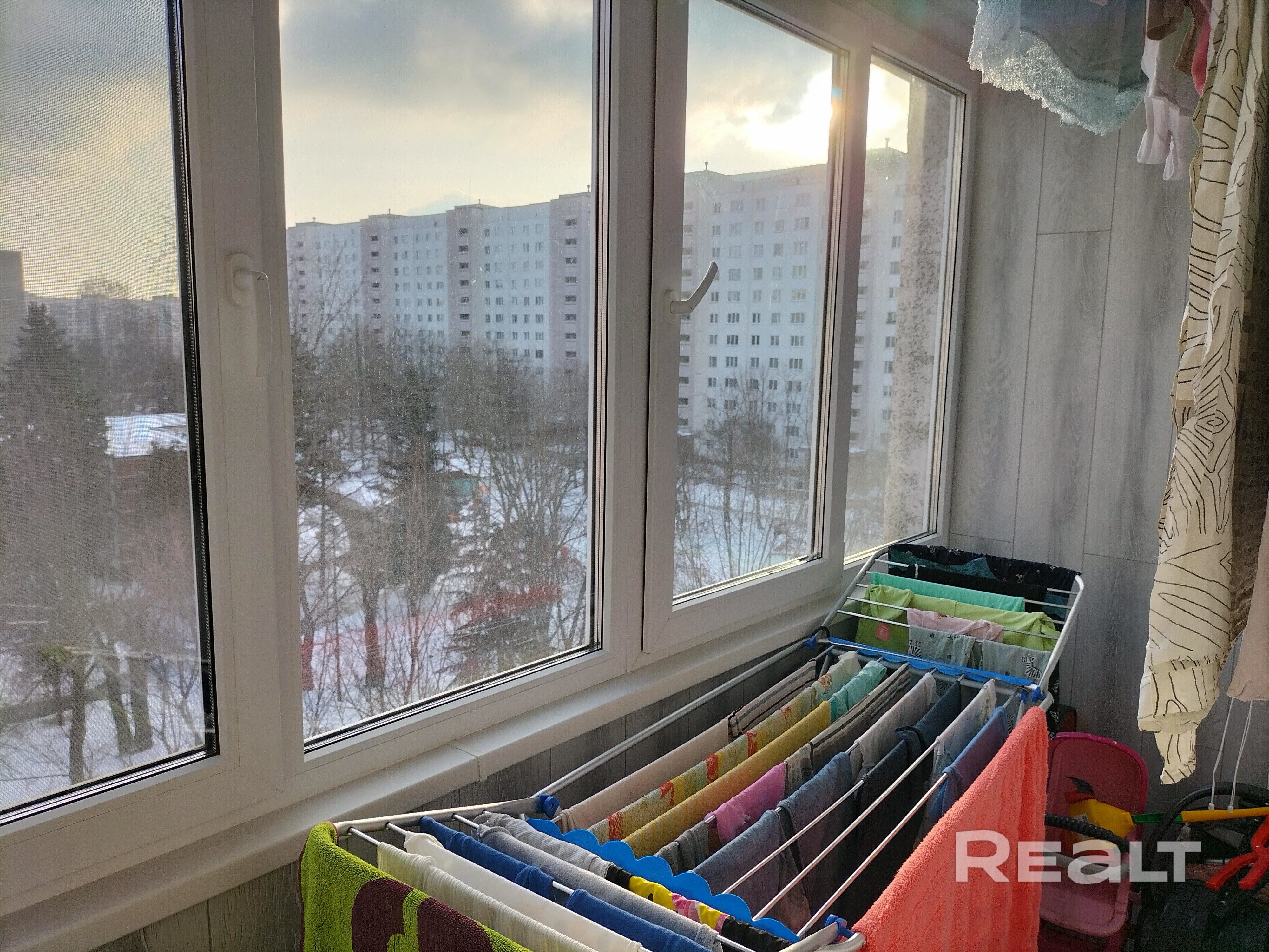 Два лифта в подъезде,общий тамбур с соседней 3х комнатной квартирой,ремонту два года - Ansicht 3