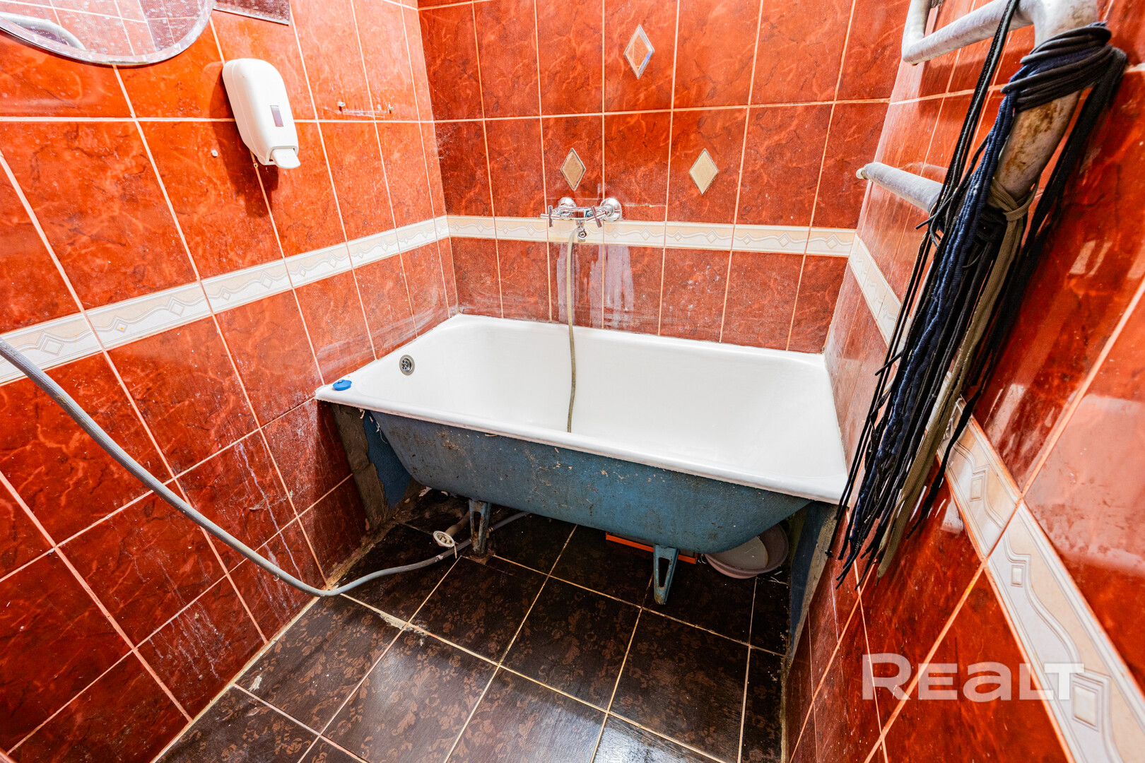 Продам 2-комнатную квартиру с РАЗДЕЛЬНЫМИ комнатами! Ул. Ландера, 42 - Meer