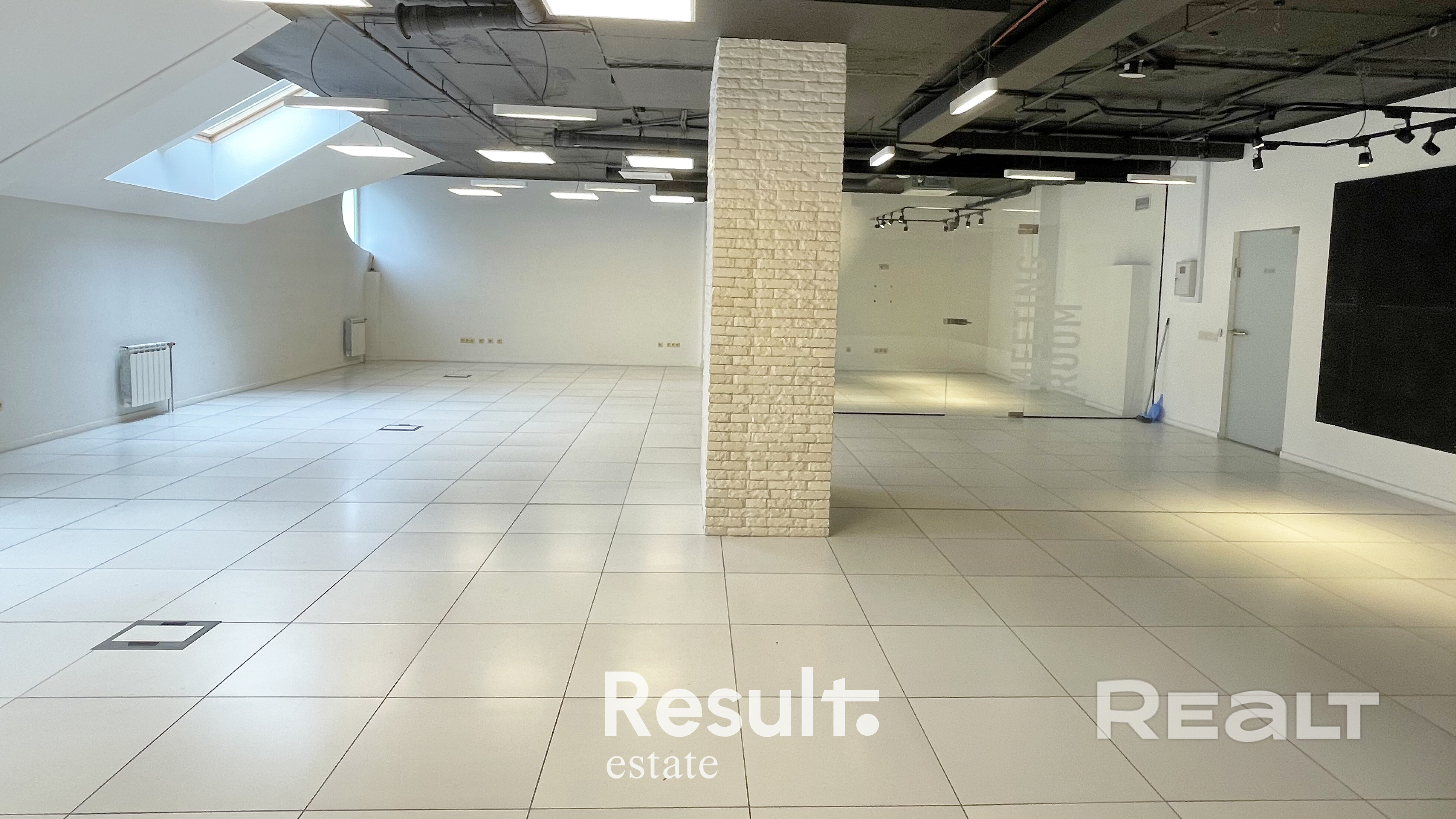 Аренда офиса 159,2 m² по ул.Немига 5 Формат Openspace с переговоркой — офис у метро Немига (3 минуты пешком) – další