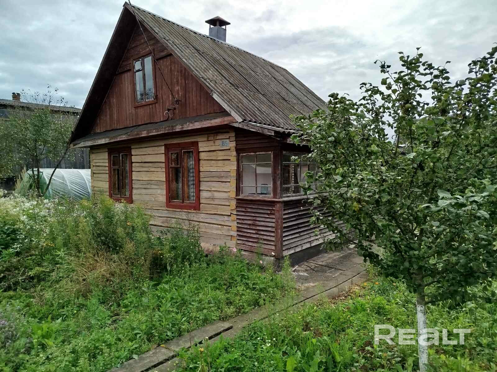 Продается теплый деревянный двухуровневый дом ( 57 м2) Самое популярное Молодеченское направление. От станции электропоездов «Романы» 1,7 км. Садовое товарищество "Сябры-83" Участок огорожен ( 4,42 сотки), номер 85 Кадастровый номер 623883700008000429 Печное отопление. Материал стен – качественное бревно – 16 см., внутри обшит вагонкой. Кровля – шифер. Сезонная вода. Сарай, душевая. Живописное, спокойное место. Вокруг грибные и ягодные места, Хорошее место для отдыха. Идеальный в - Ansicht 6