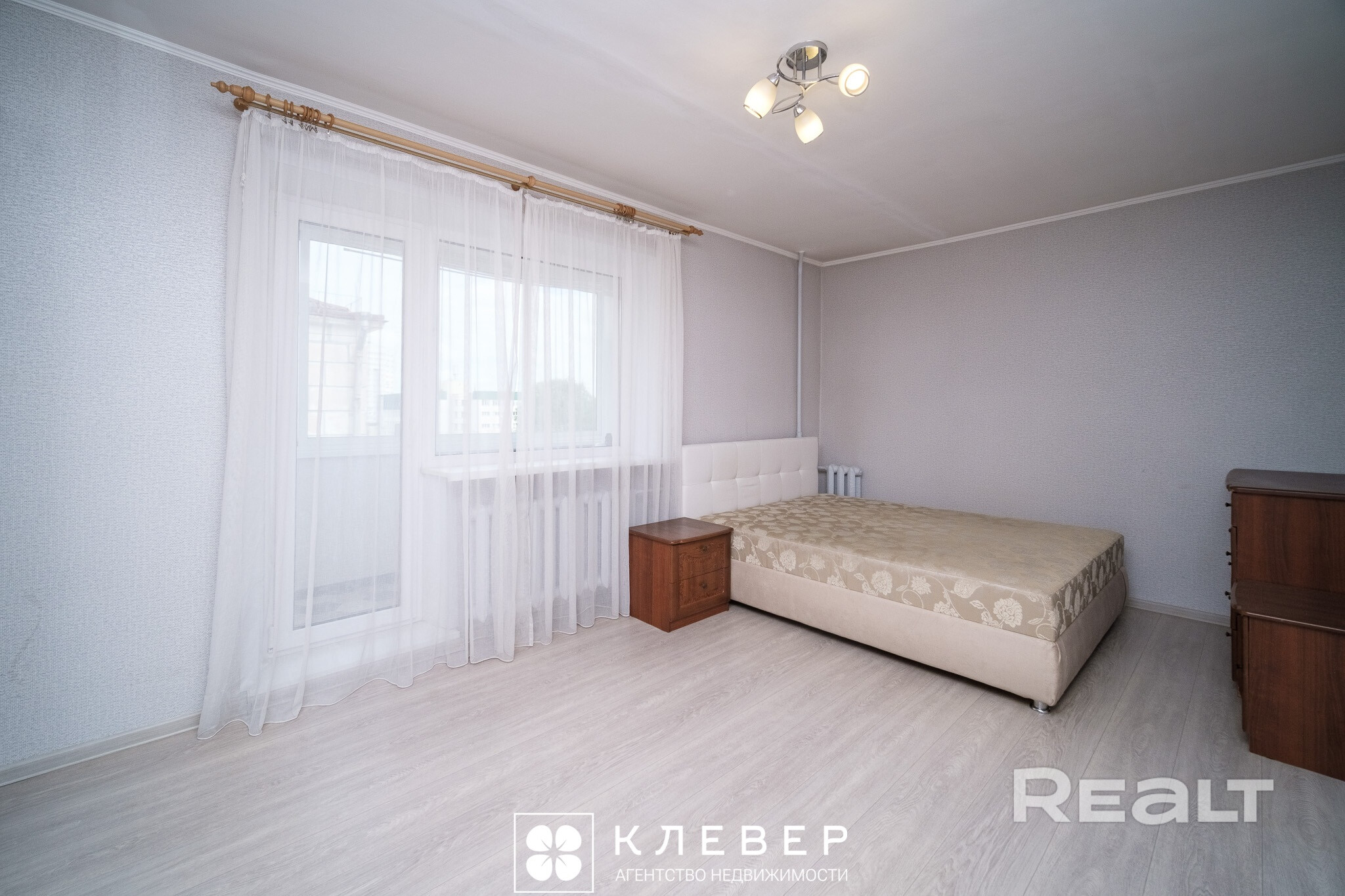Продается уютная 2-комнатная квартира возле метро по адресу ул. Волгоградская 3 - Mehr