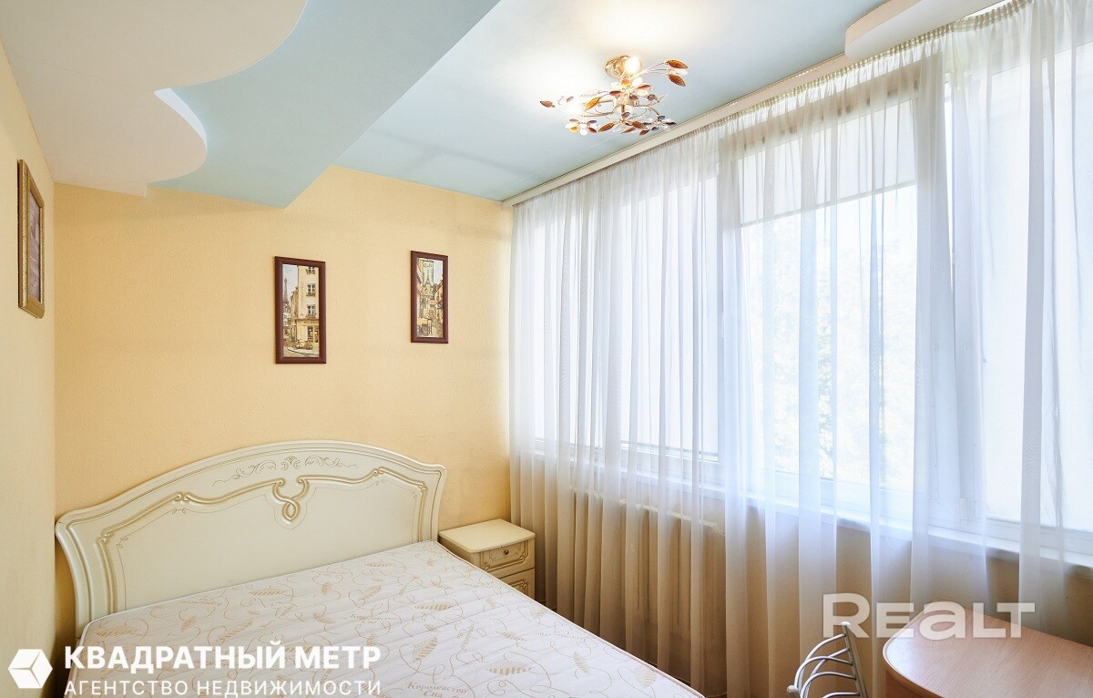 Продается просторная 1-комнатная квартира в тихом центре Минска возле метро. - Widok 3