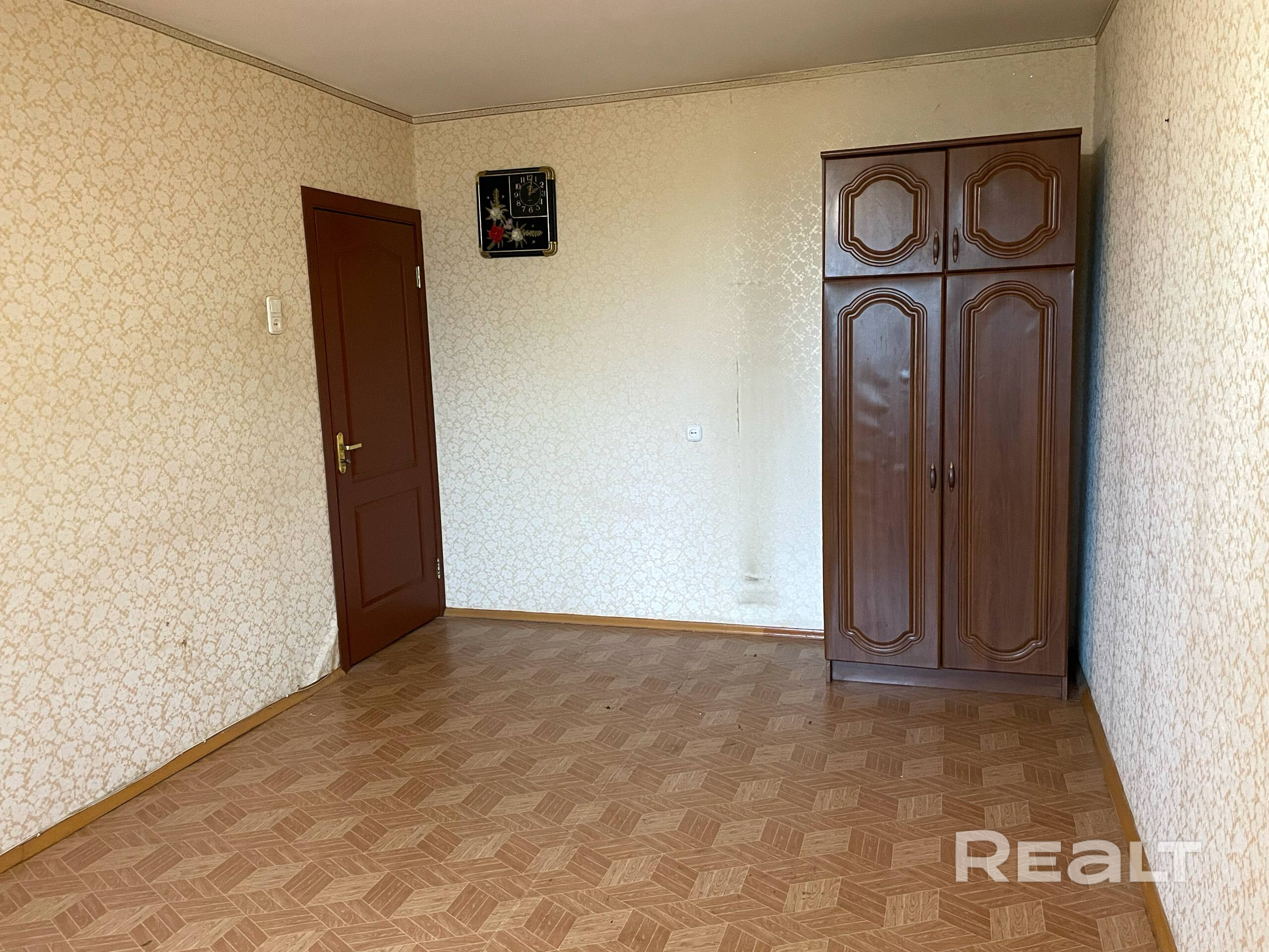Продаётся доля 7/20 доли в трех-комнатной квартире по улице Панченко дом 12 в Сухарева Комната 17.2 кв.м (есть лоджия) В квартире все комнаты изолированы. Дом двух-подьездный. Новый лифт. Раздельный сан-узел. Установлена стиральная машина. Устно определен порядок пользования. Хорошая инфраструктура, магазины, аптека, детский сад, школа все рядом. Приглашаем на просмотр! - Ansicht 5