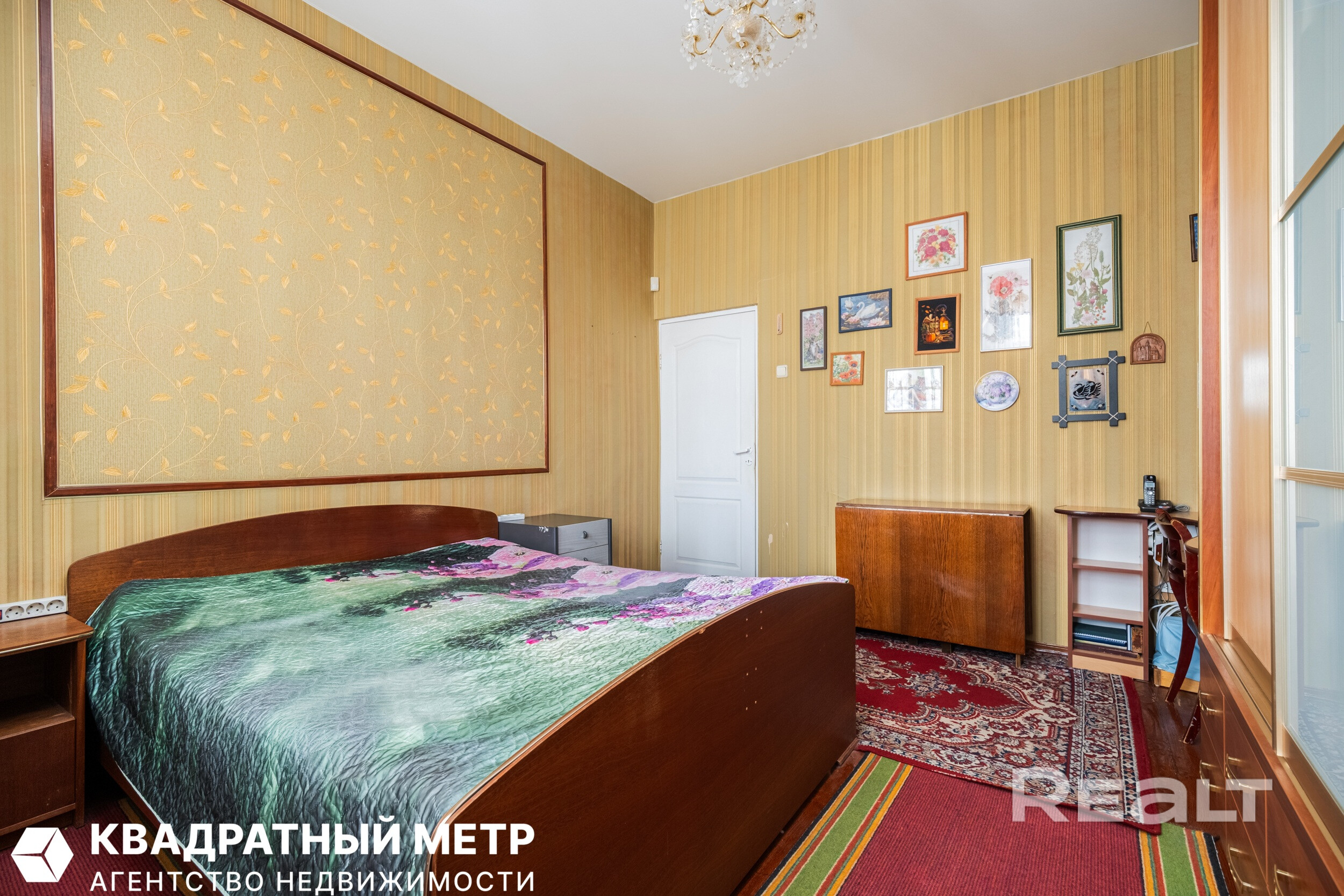 Продается 3-комнатная квартира (сталинка) по ул. Романовская Слобода, 24 возле метро – další
