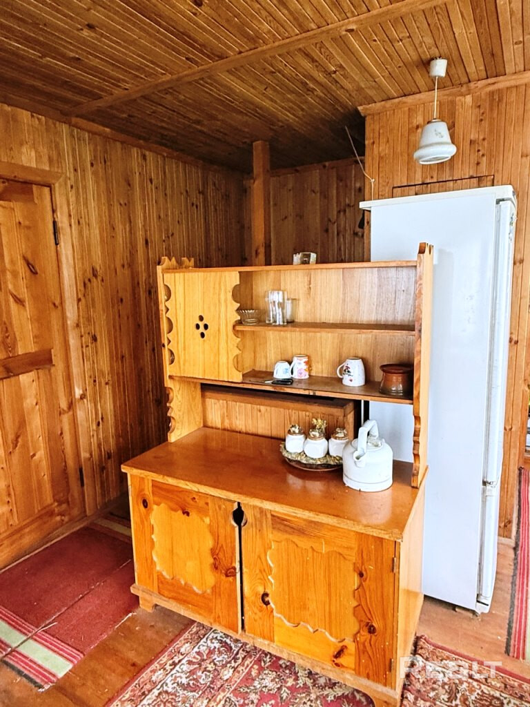 Продается отличная дача в СТ Родник-Рыбхоз расположенного в Минском районе (московское направление) в 17км от МКАД. Дача в хорошем состоянии, полностью готова для проживания и отдыха. Дом бревенчатый обшит вагонкой, окна деревянные, в хорошем состоянии. – pohled 6