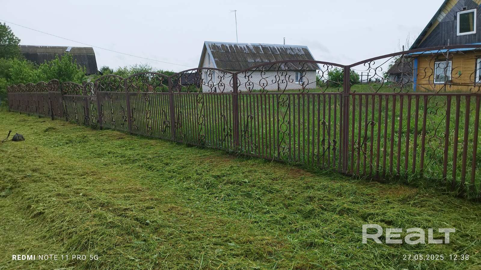 Продаётся дом по адресу Д.Андруши ул. Советская д. 125.,Дом требует ремонта. Крыша перекрыта, стеклопакеты стоят, забор стоит.Лес,грибные места,озера вшаговой доступности. 12 км до Несвижа. - Widok 5