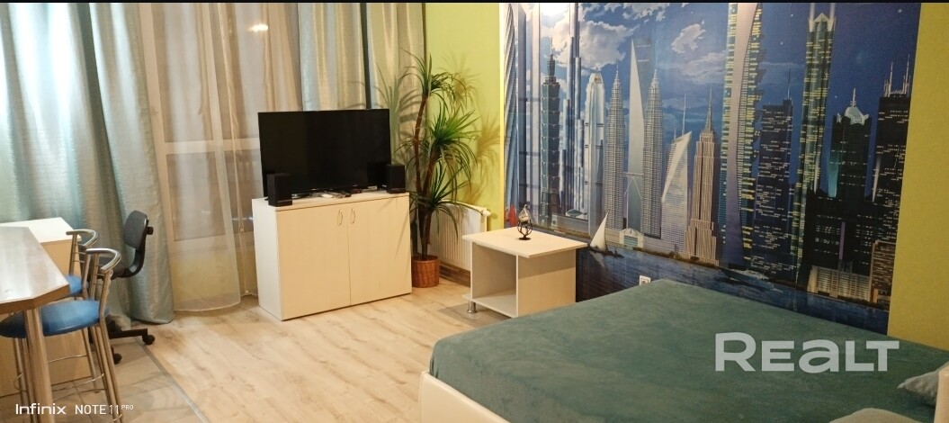 Агентам и Риелторам не беспокоить! Продается большая и светлая студия 38,1м2.,Тихие соседи 100%.До метро 1 минута! В квартире есть все, что фото. Агентам и Риелторам не беспокоить. Продажа через РУП "Минское городское агентство по государственной регистрации и земельному кадастру (БРТИ). Государственные риэлтерские услуги. – pohled 6