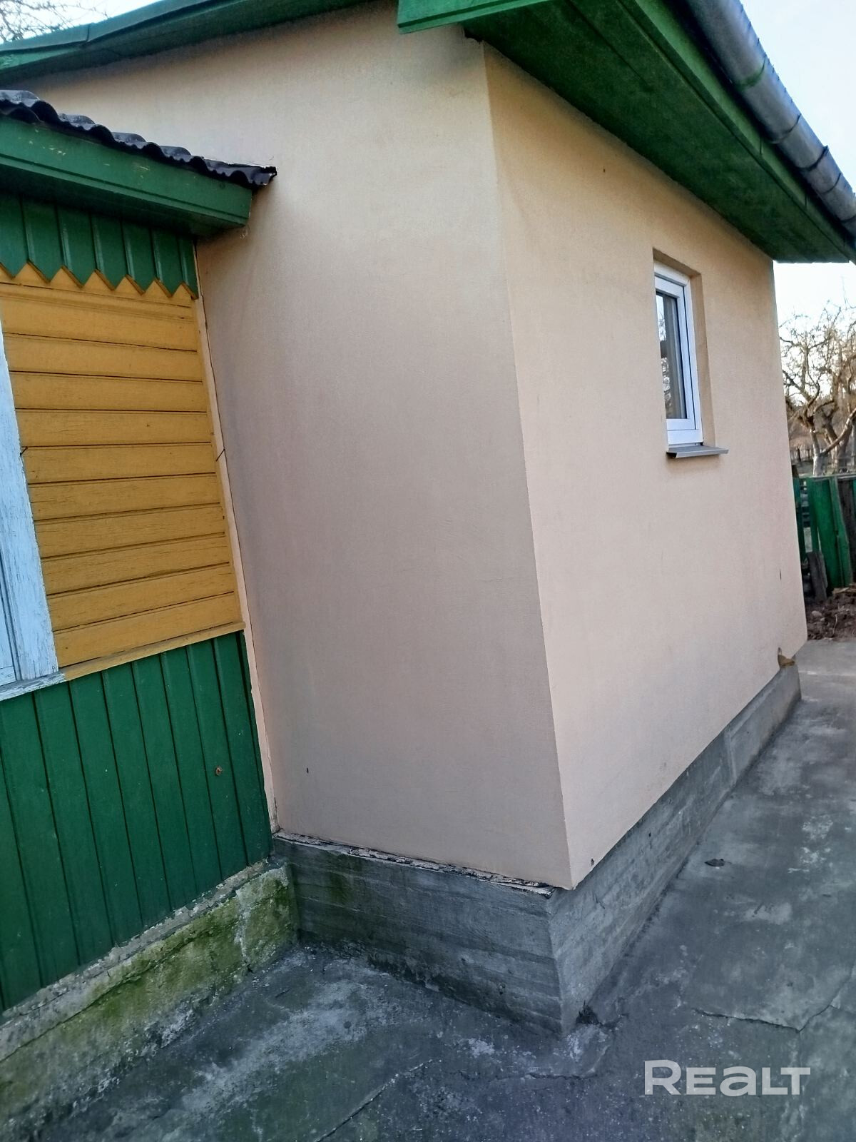 Продаётся дом в г.Вилейке.Туалет и душ в доме.Участок 11 соток. Баня.4 комнаты,на втором этаже ещё одна комната.29 – pohled 5