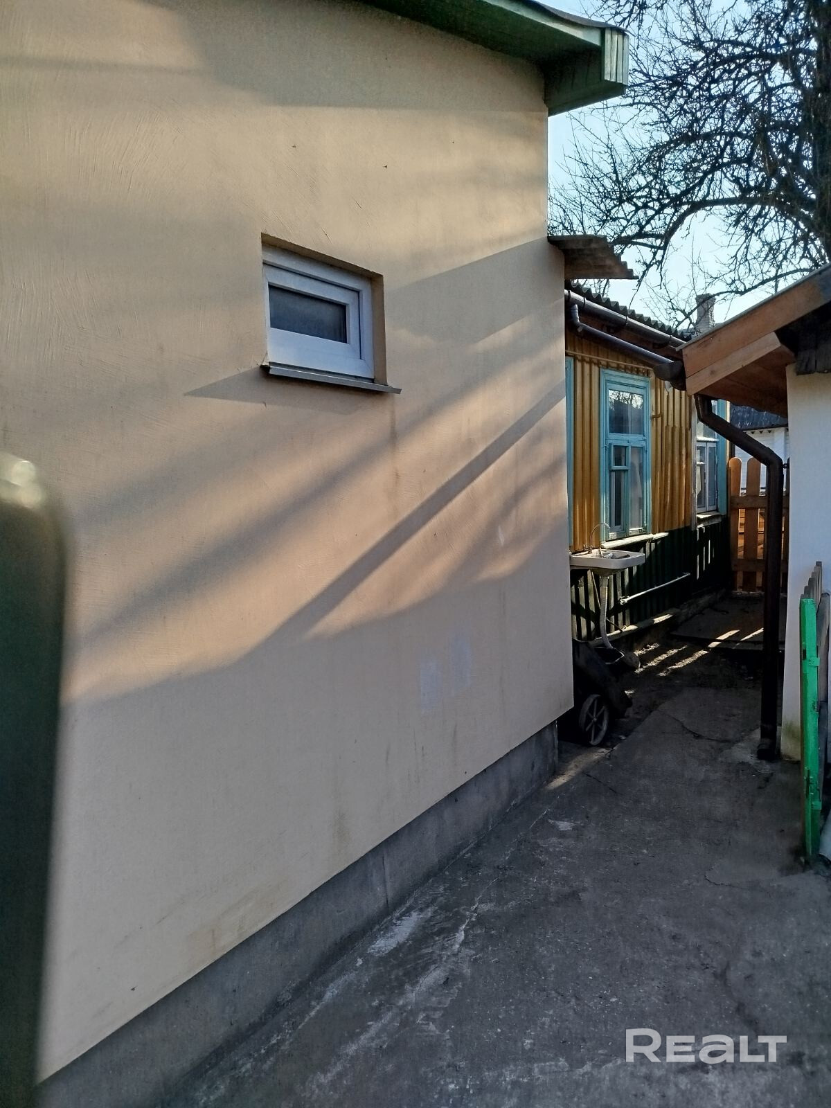 Продаётся дом в г.Вилейке.Туалет и душ в доме.Участок 11 соток. Баня.4 комнаты,на втором этаже ещё одна комната.29 – pohled 6