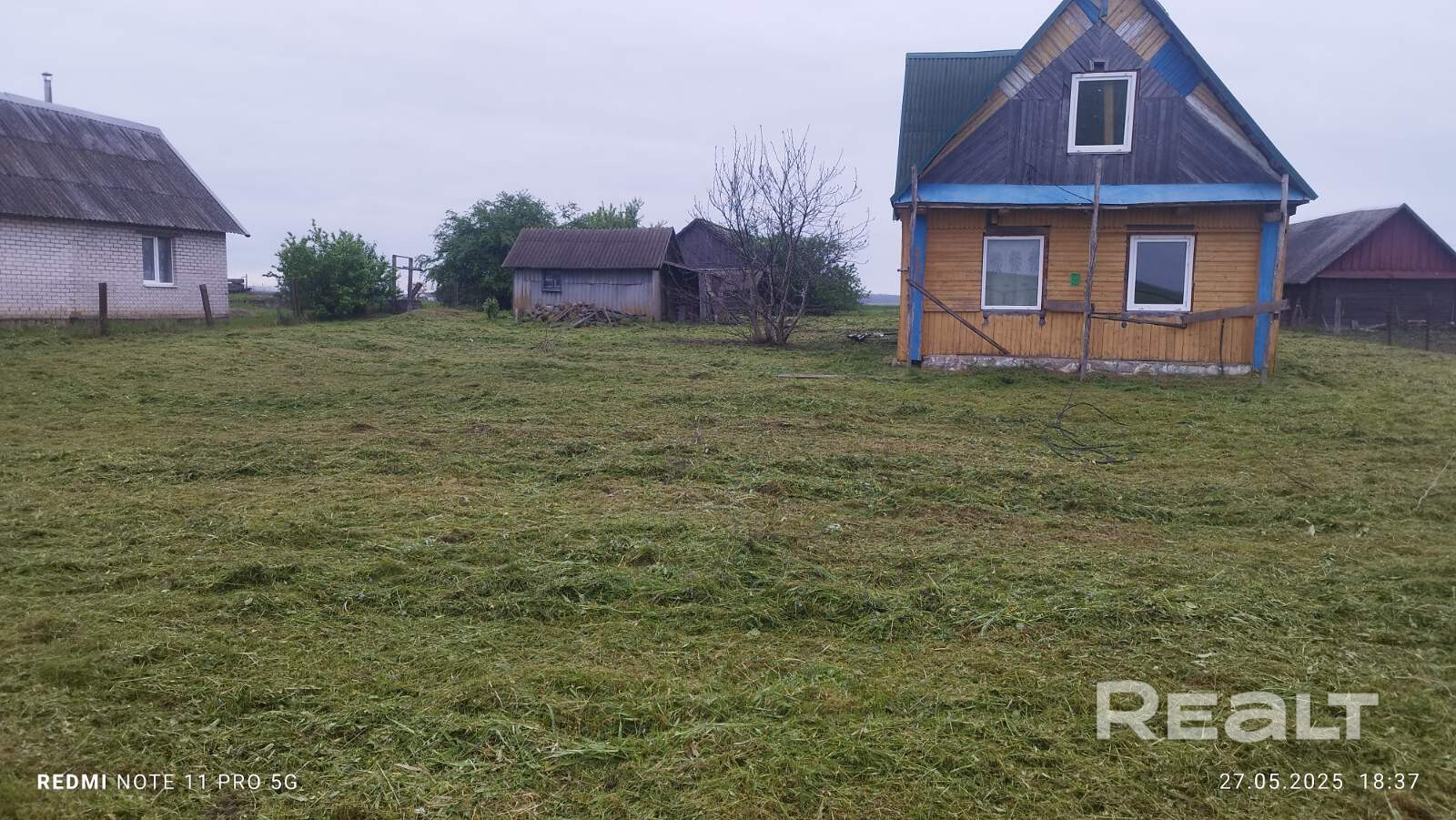 Продаётся дом по адресу Д.Андруши ул. Советская д. 125.,Дом требует ремонта. Крыша перекрыта, стеклопакеты стоят, забор стоит.Лес,грибные места,озера вшаговой доступности. 12 км до Несвижа. - Widok 4