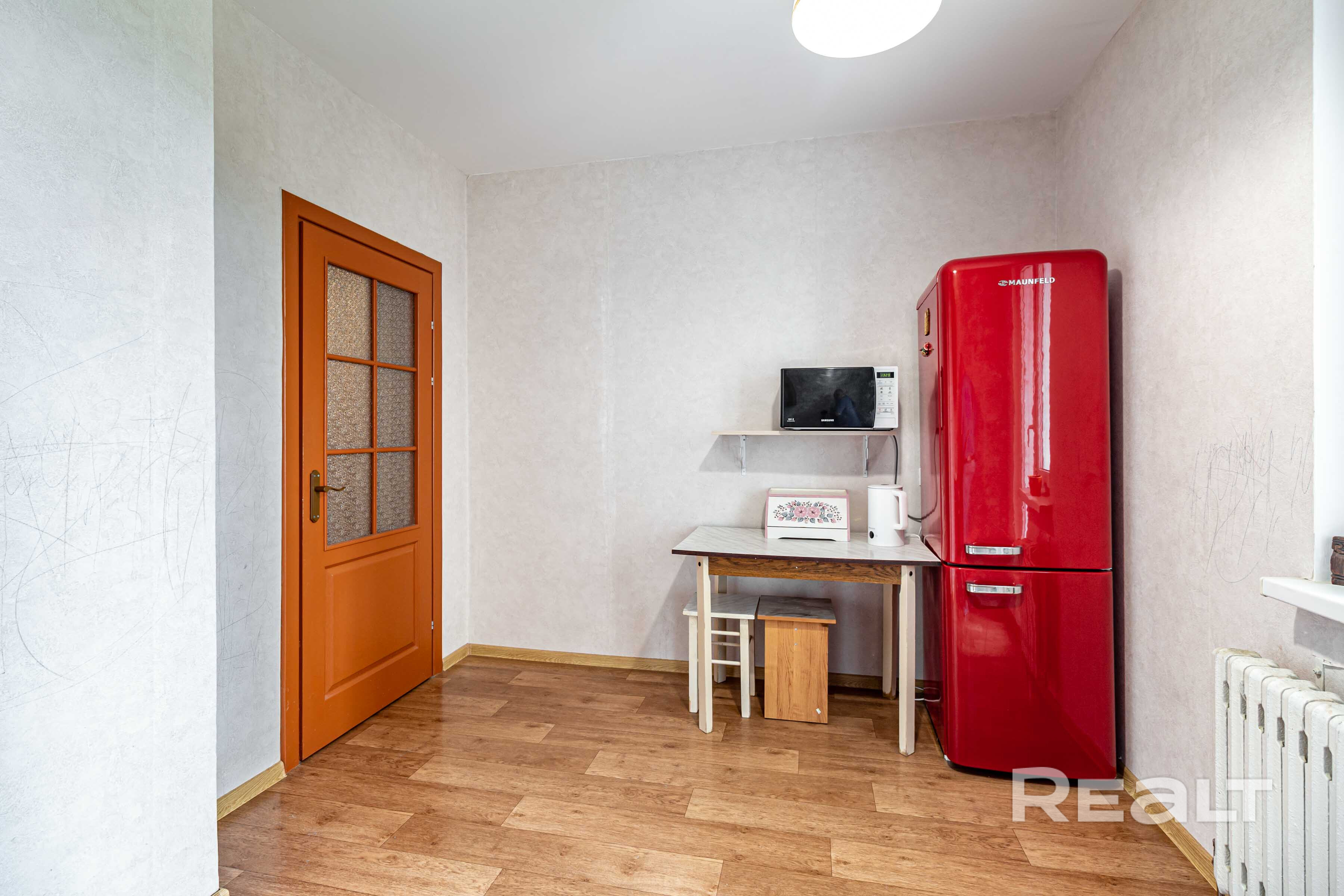 Продам 1-комнатную квартиру около метро Уручье - Więcej