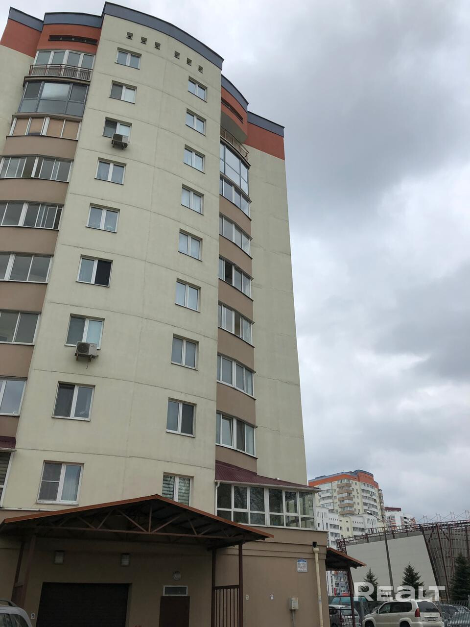 На длительный срок сдается в аренду уютная двухкомнатная квартира с отличным ремонтом, расположенная в живописном и зеленом районе в одноподъездном доме на четвертом этаже в площадью 86 кв. метров по адресу Логойский тракт, 17А. Идеальный вариант комфорта и стиля. - Widok 5