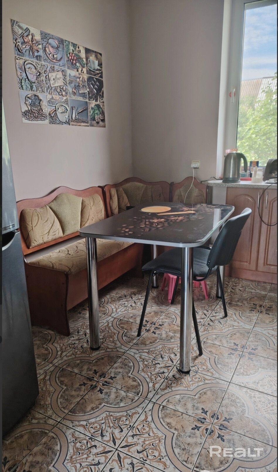 Продам отличный дом. В подарок машина. Находится 30км.от МКАД. Чистая продажа, очень хорошие соседи, тихое место. В шаговой доступности река, лес. В А. Г есть школа, детский сад, магазины, а также Озон и WВ. Ходят маршрутки остановка в шаговой Доступности. Есть ещё электричка 2км.Ухоженный участок. На участке есть ещё бассейн с водопадом и фонтан, гараж возле дома и многое другое. Есть вопросы звоните. - Ansicht 6