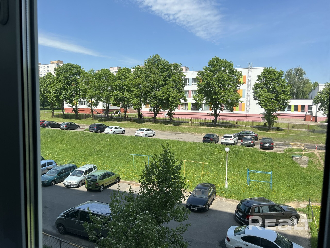 2-комнатная квартира общей площадью 50,8 м², расположенная на 3-м этаже 9-этажного дома. До станции метро «Кунцевщина» 15 минут пешком. – pohled 3