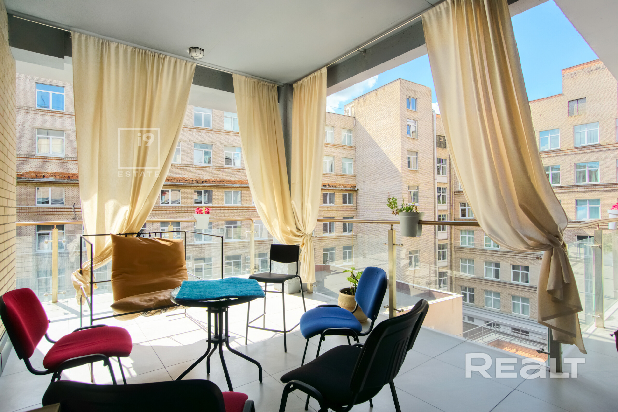 Офис 114 м2 (3 кабинета, кухня, терраса) в центре города. Ул. Мясникова, 27. БЦ "Резиденция Графит" - Widok 3