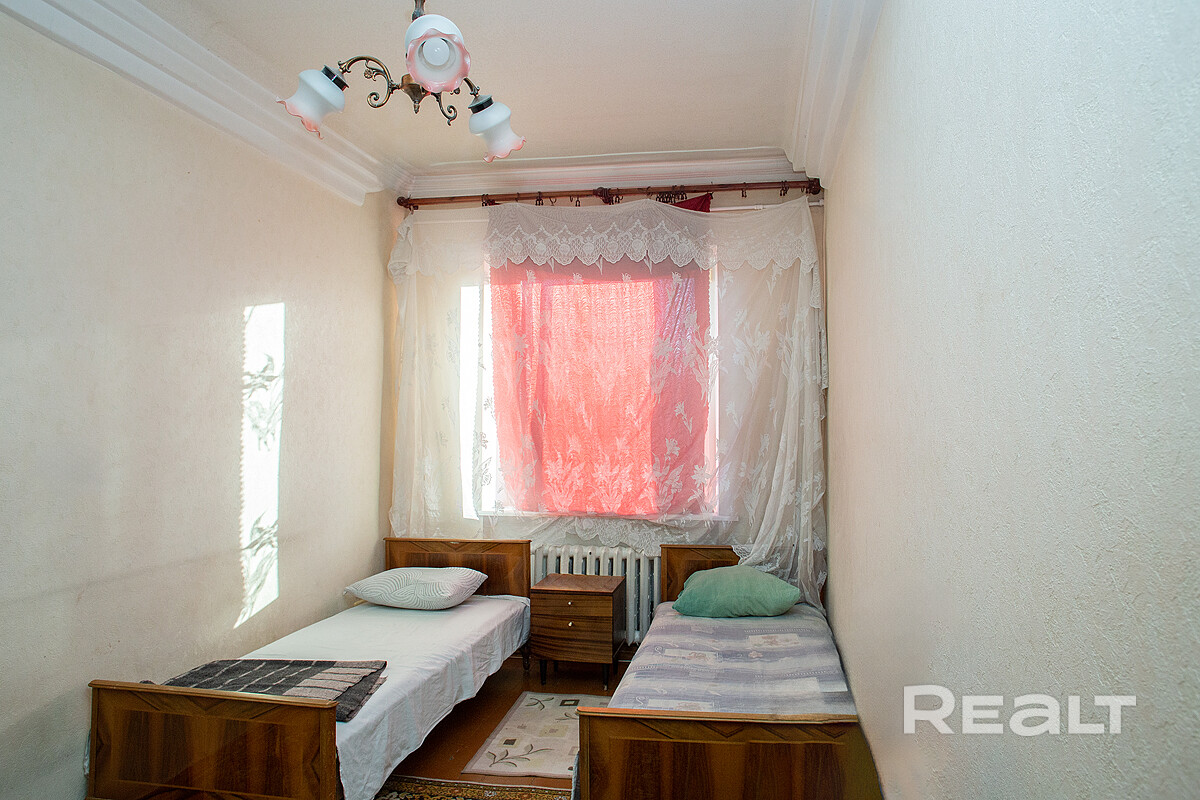 Продается просторная, светлая сталинка, расположенная в Минске, по адресу: улица Карвата, 34. - Widok 5