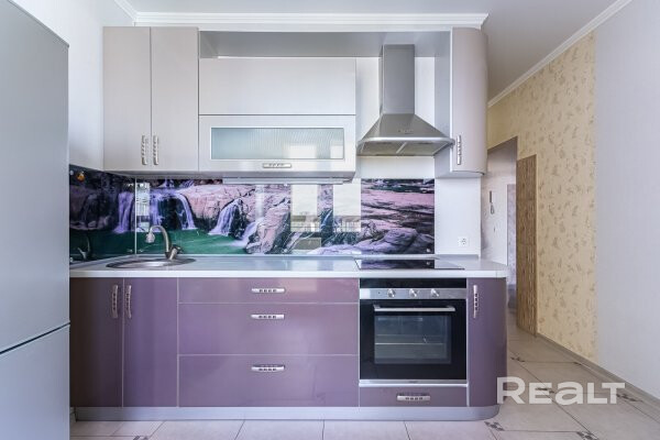 Просторная аккуратная квартира с хорошей мебелью и техникой. Удачная планировка. Панорамный вид из окна. Престижный дом. Без оплаты услуг агентства. Сдается от месяца. - Ansicht 5