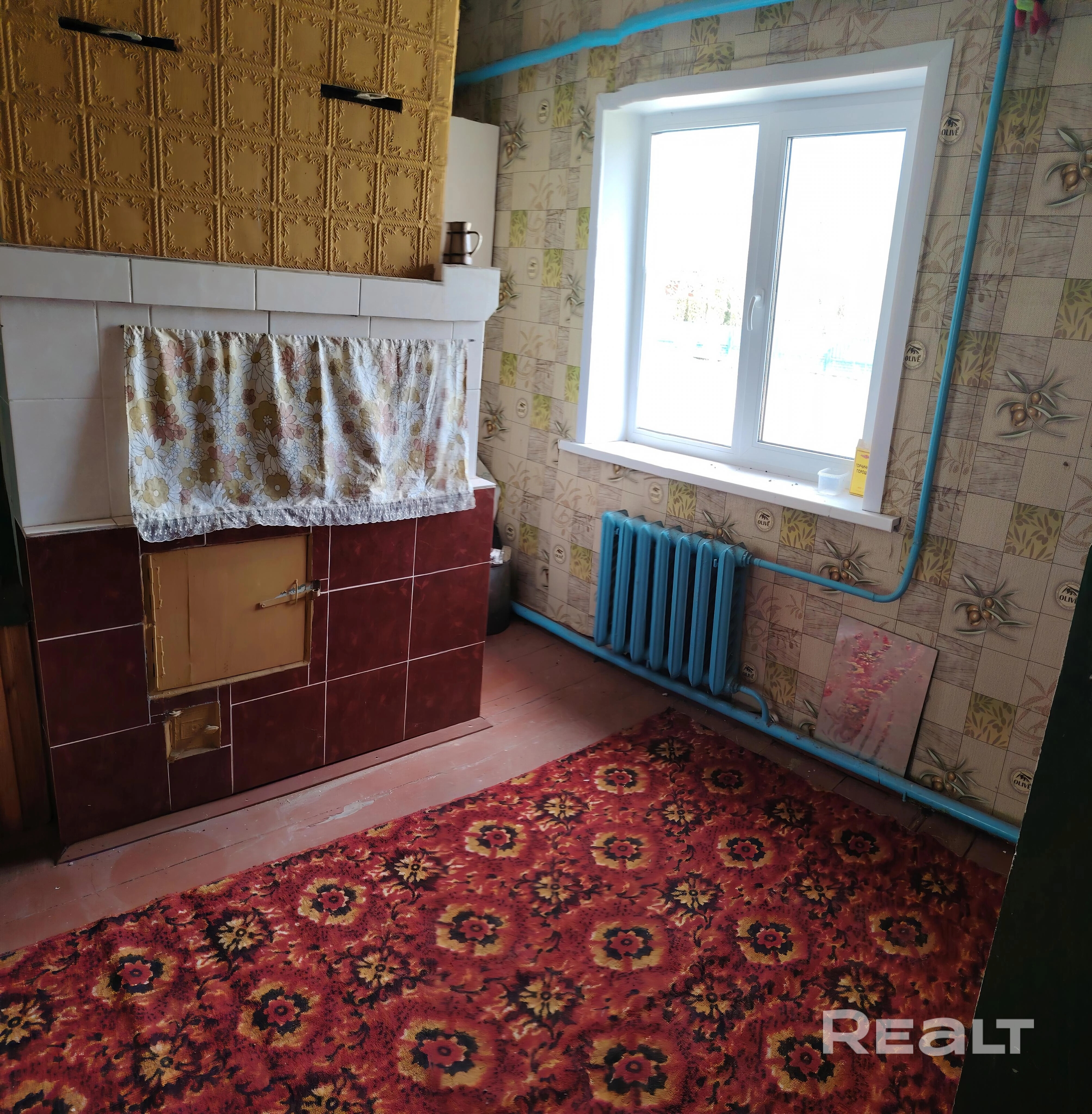 Продаётся дом в д. РАДИЧЕВО (7 км от города) Бокшицкий с/с. В доме заменены все окна, проведана вода и сделаны выводы для обустройства сан узла -(душевая кабина имеется) Так же на территории есть летний душ и сан узел. По дому разведкно отопление (твердотоплевный котёл). Имеется гараж. Сарай. В 10 метрах магазин и фап В 2 км школа, сад, сельсовет. - Więcej