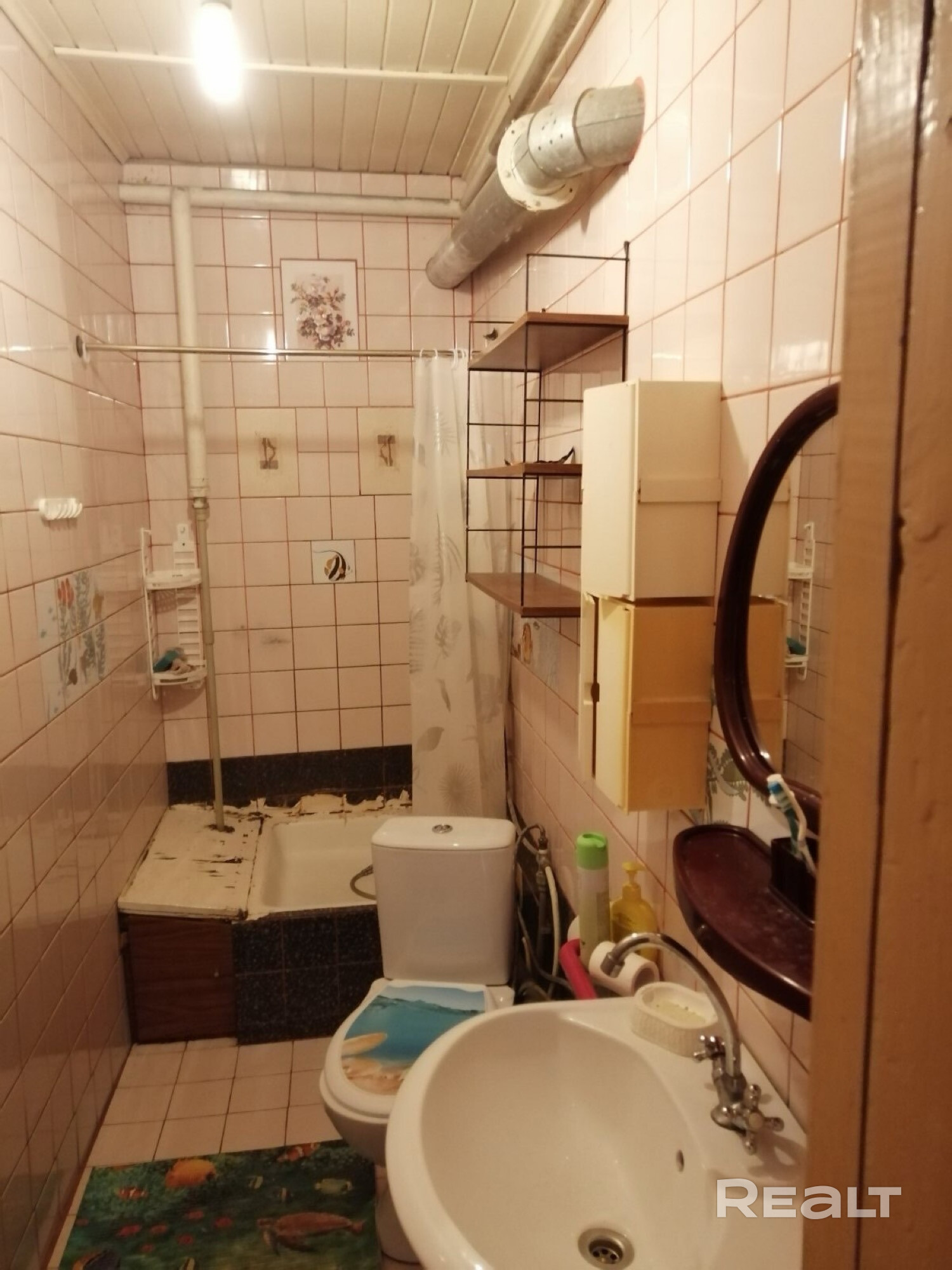 Продается дом со всеми коммуникациями, живописное место, рядом лес, гараж по всему периметру дома, имеется второй этаж, 1 км от г.Смолевичи, 30 км до Минска, для связи пишите, торг уместен, агентствам не беспокоить!!! - Więcej