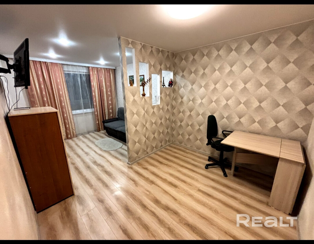 Сдается 3 х комнатная квартира, 3 этаж 9 Ти этажного , дома, рядом метро, поликлиника, детский сад, магазин Гиппо и школа , есть все для комфортного проживания - Widok 6
