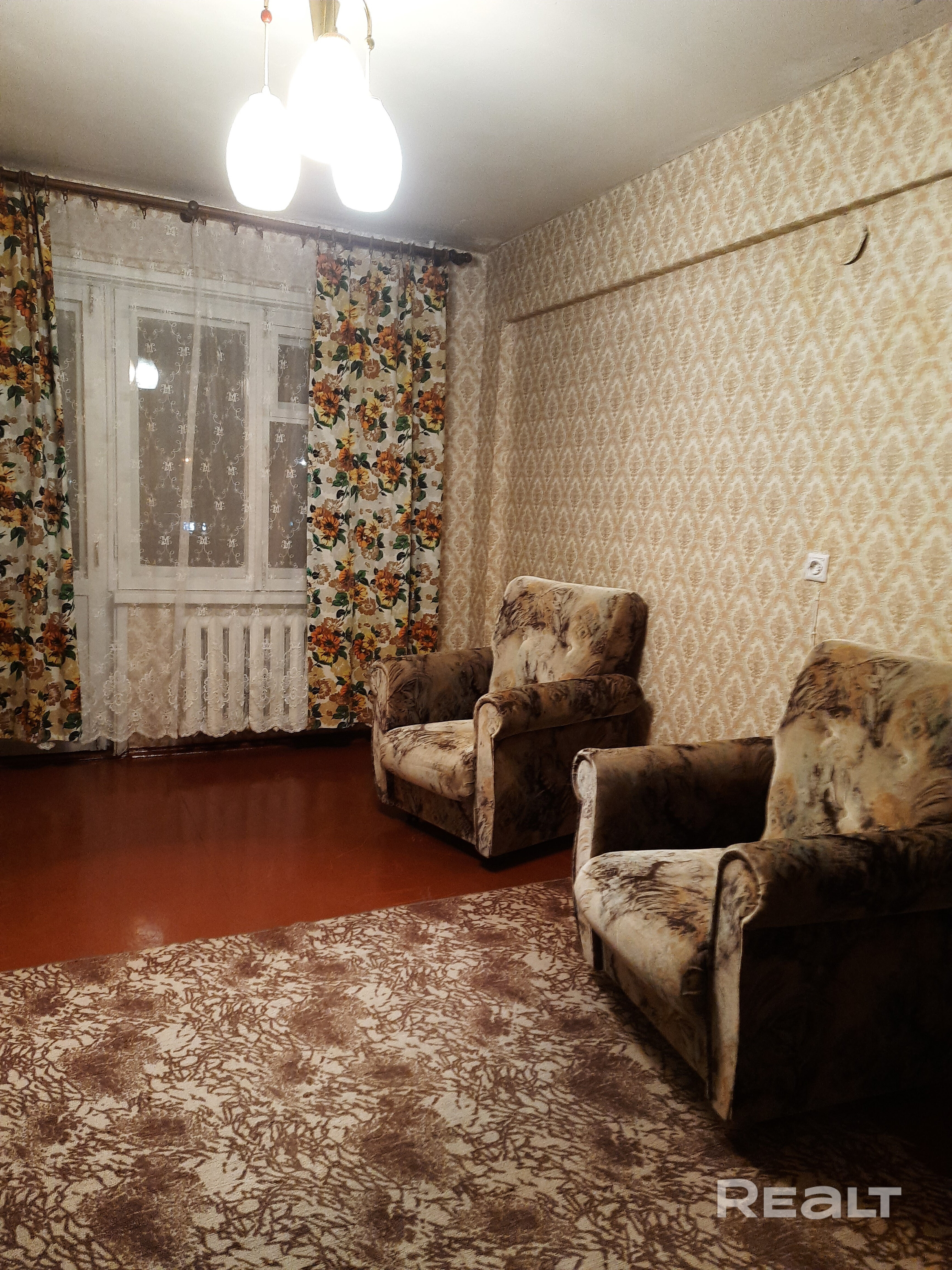 Светлая, тёплая и уютная двухкомнатная квартира с хорошей атмосферой капремонт в 2023 году) Квартира в 10 минутах от ст.м.Пушкинская что обеспечивает доступность до любой точки города. Вас обязательно порадует наличие просторного подвала Дом расположен в тихом зеленом дворе. Удобное транспортное сообщение и выезд на МКАД. Рядом с домом школа, гимназии, детские сады, поликлиники ,торговые и офисные помещения ,магазины, салоны красоты, аптеки, почта, филиалы банков. Аккуратный подъезд. - Ansicht 5