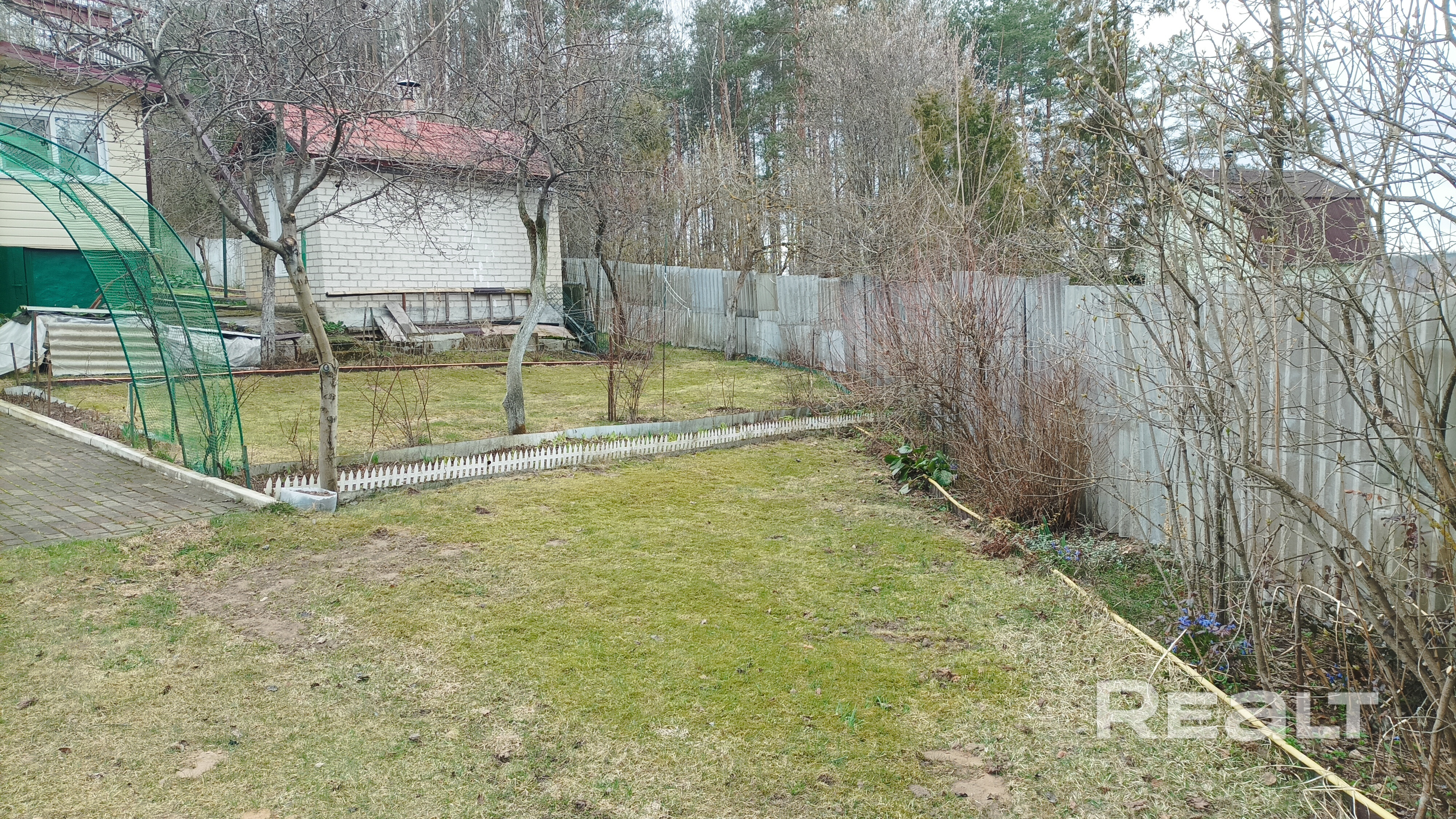 Продается дача в дачном товариществе с отдельным заездом и большим участком. Дзержинский район, в Брестском направлении в 45 км от МКАД и 9 км от Дзержинска. Участок 9-10 соток. Полная реконструкция в 1986 году и 2017. - Bild 4