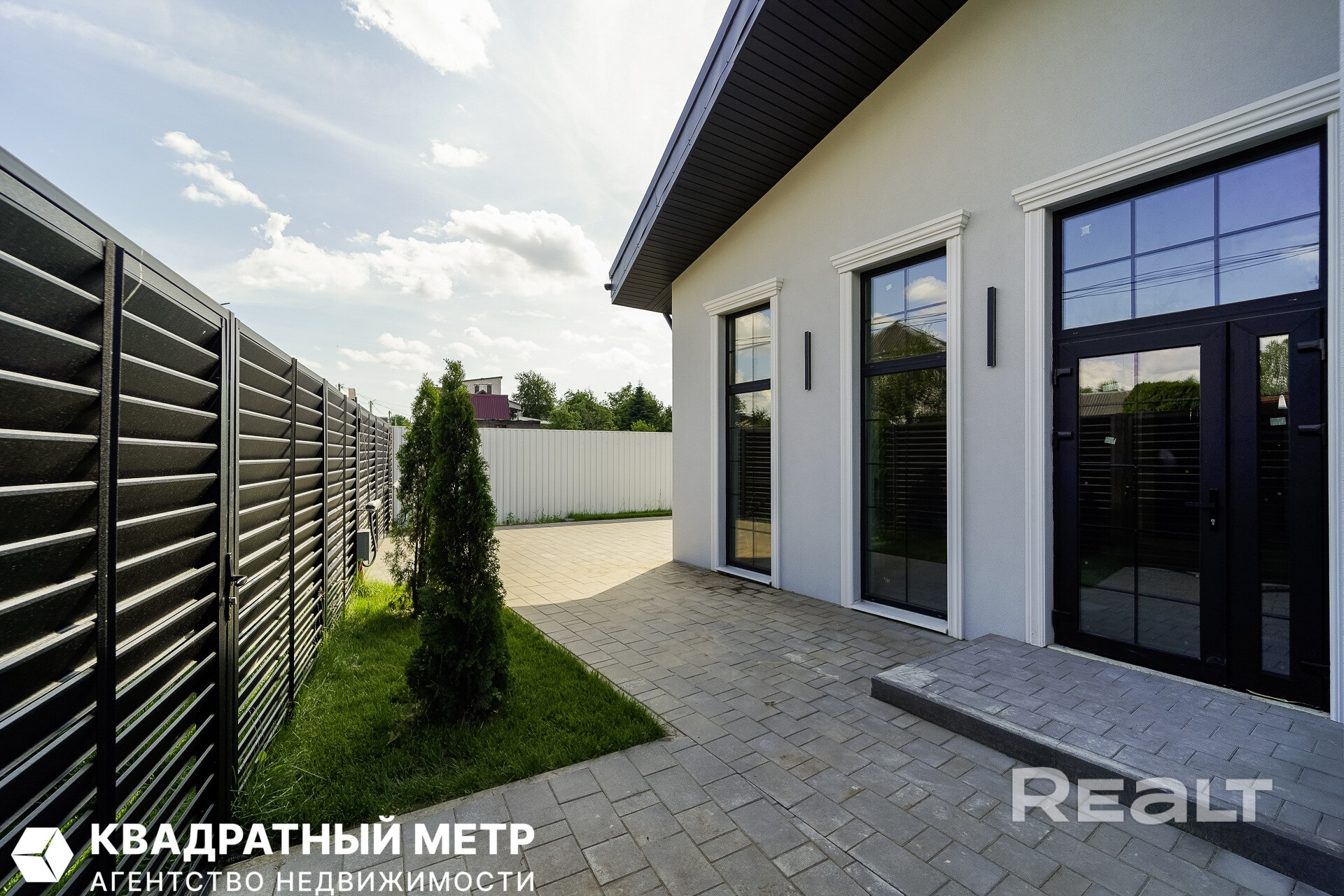 Современный дом в Качино с панорамным видом и 4-метровыми потолками. - Ansicht 3