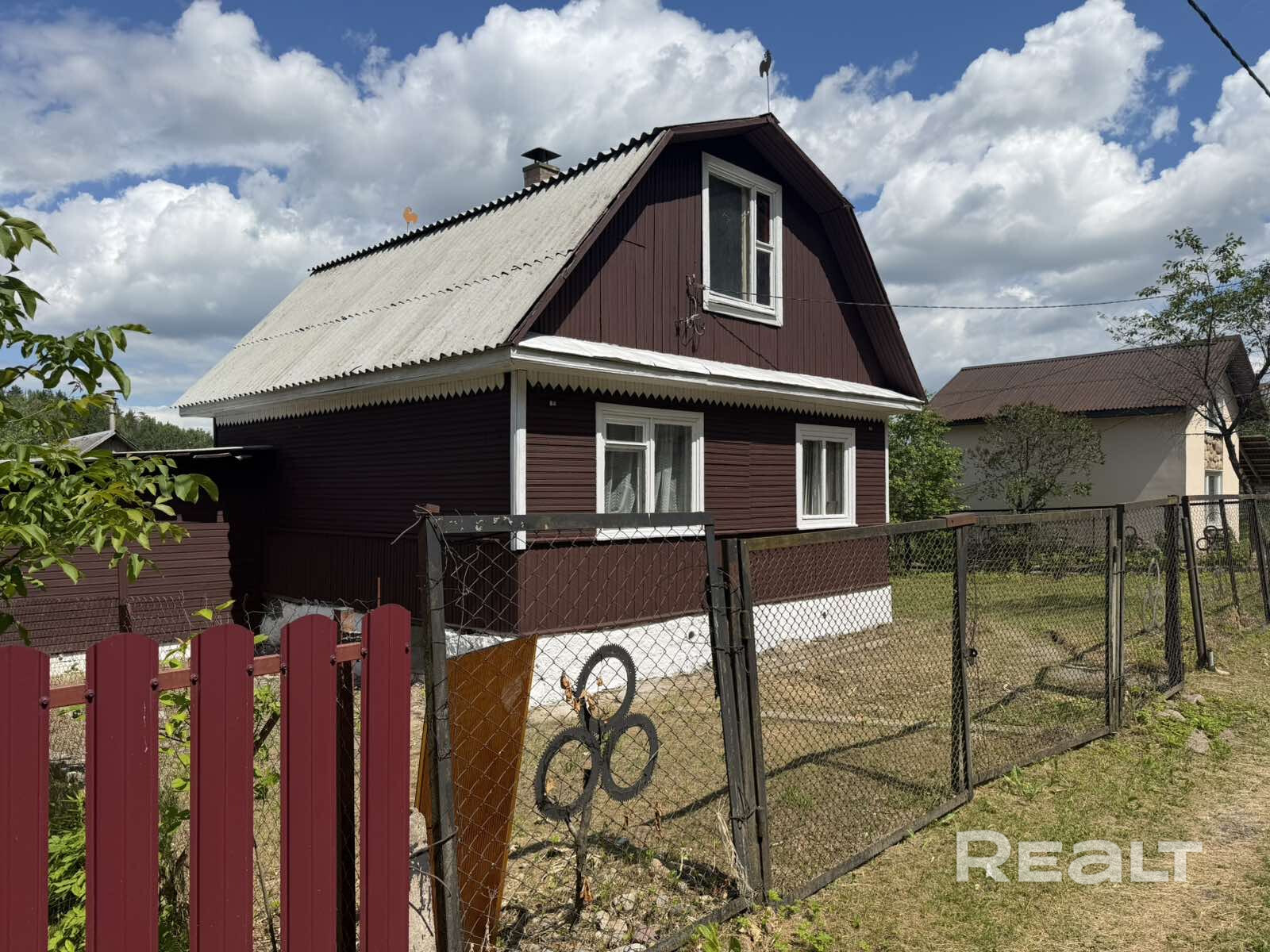 Продается Дача. С.Т Крыница-Баньковщина в 500 метрах от Ратомки. От остановки общественного транспорта и маршрутного такси 600 метров. Хороший дом с печью-камином. Участок 6.94 сотки, в 100 метрах от дома лес. Продает собственник. Убедительная просьба агентам не звонить. – pohled 3