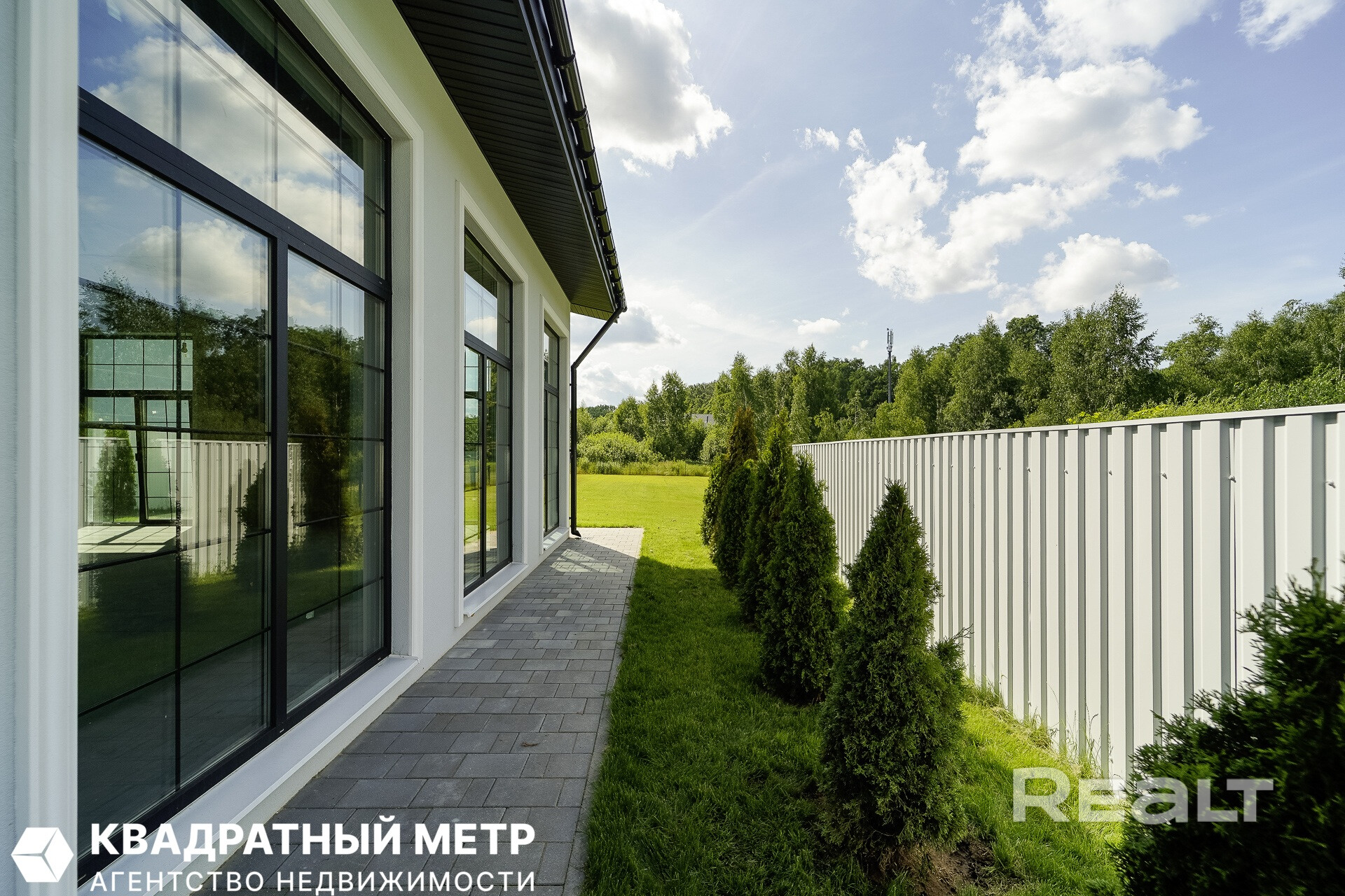 Современный дом в Качино с панорамным видом и 4-метровыми потолками. - Ansicht 4