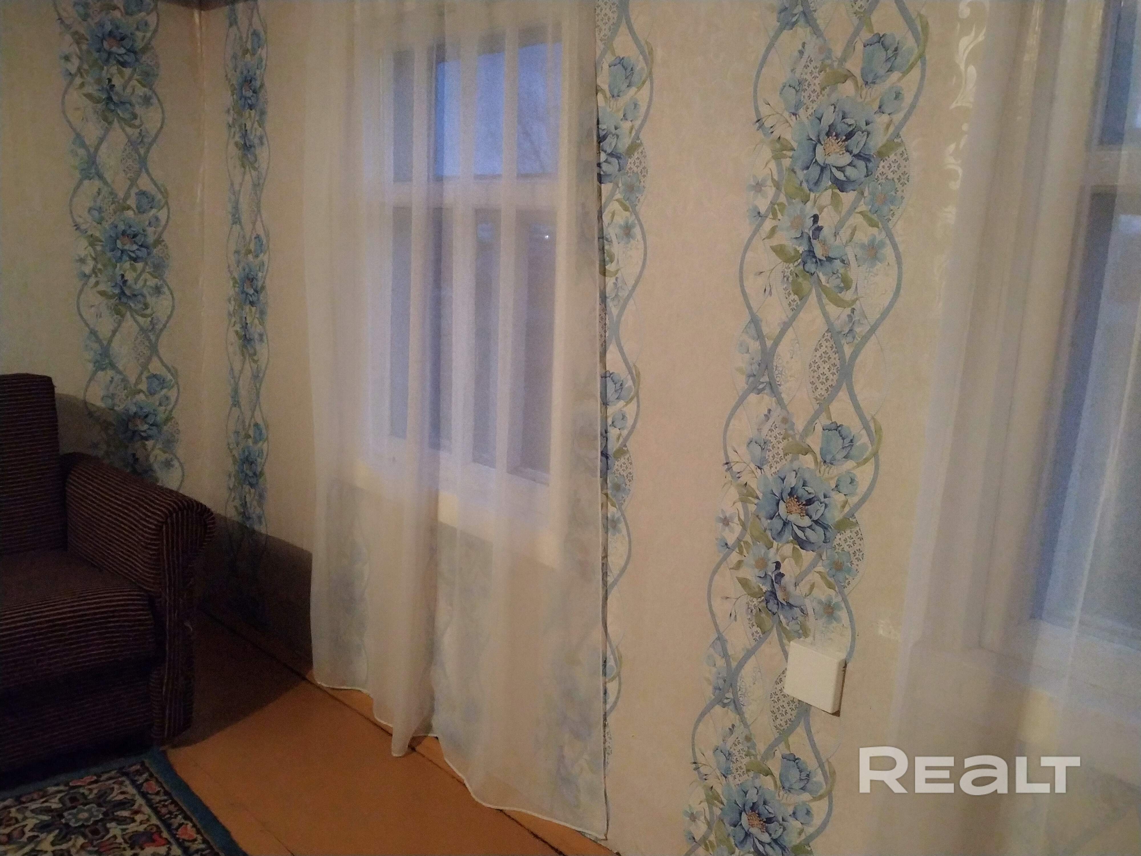 Дом 29 кв.м требующий реконструкции (кап.ремонта). С возможностью прописки в доме. В доме есть печное отопление, электричество, новый электросчётчик, проведен высокоскоростной интернет( оптоволокно), рядом с участком есть газ и колодец. Участок-6.5 сот, очень плодородная удобрённая почва( привозился чернозём). Есть скважина, погреб, молодой плодоносящий сад: яблони, груши, сливы, чернослив, абрикос, грецкий орех, фундук. Чёрная, красная смородина, малина, виноград. Лекарственные травы. - Ansicht 3