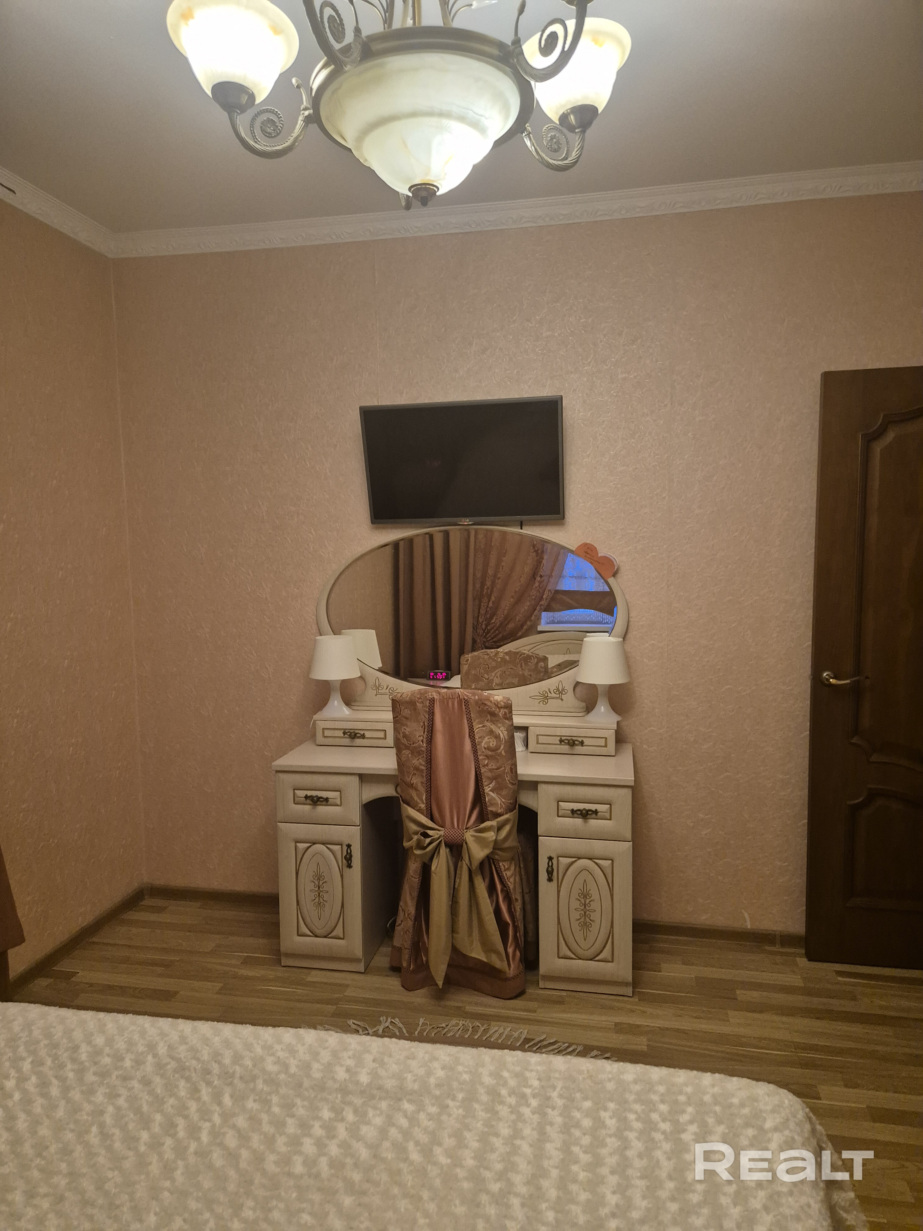 Сдаётся современная чистая и аккуратная квартира. Хорошее транспортное сообщение и отличная инфраструктура. - Widok 4