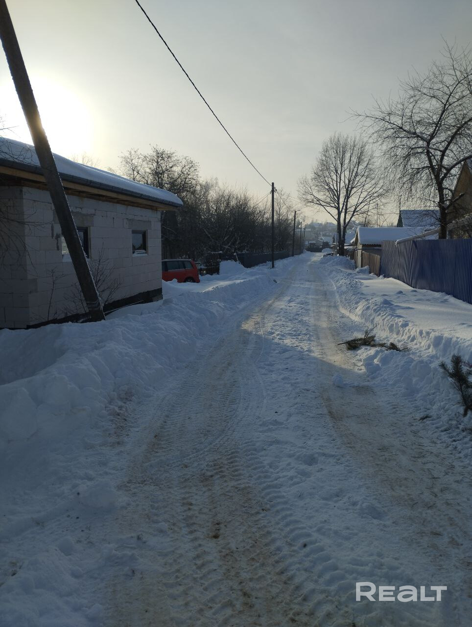 Продается дом 67 м² в Острошицком Городке (13 км от МКАД) после полной реновации: газовое отопление, теплые полы, современный ремонт с мебелью и техникой. Участок 10 соток полностью благоустроен, огорожен забором с автоматическими воротами, на территории построен капитальный блочный гараж. Отличная инфраструктура и асфальт до самого дома. – pohled 3