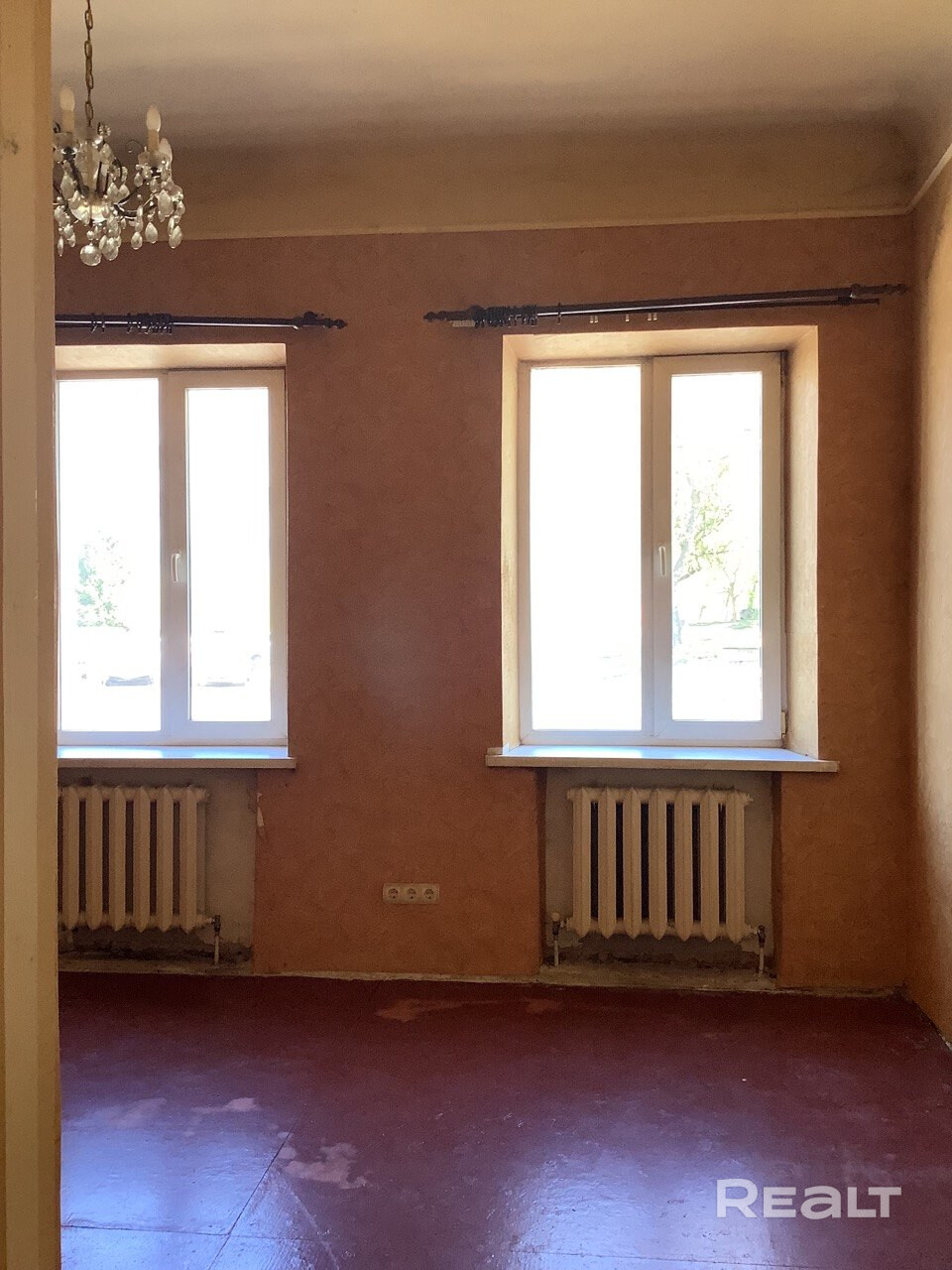Продается выделенная квартира площадью 95,3 кв. м. в частном доме. - Więcej