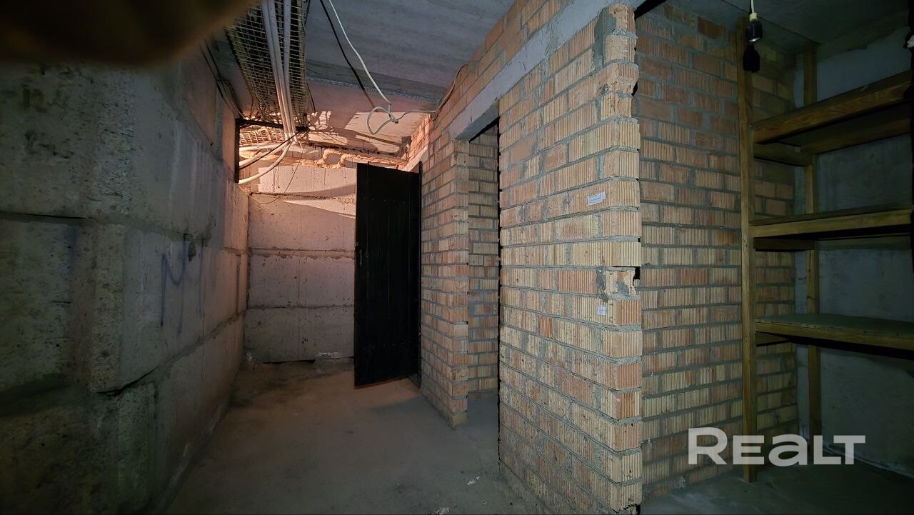 Продаётся уникальный объект в полуцокольном этаже жилого дома ул. Городецкая 32. - Vista 4